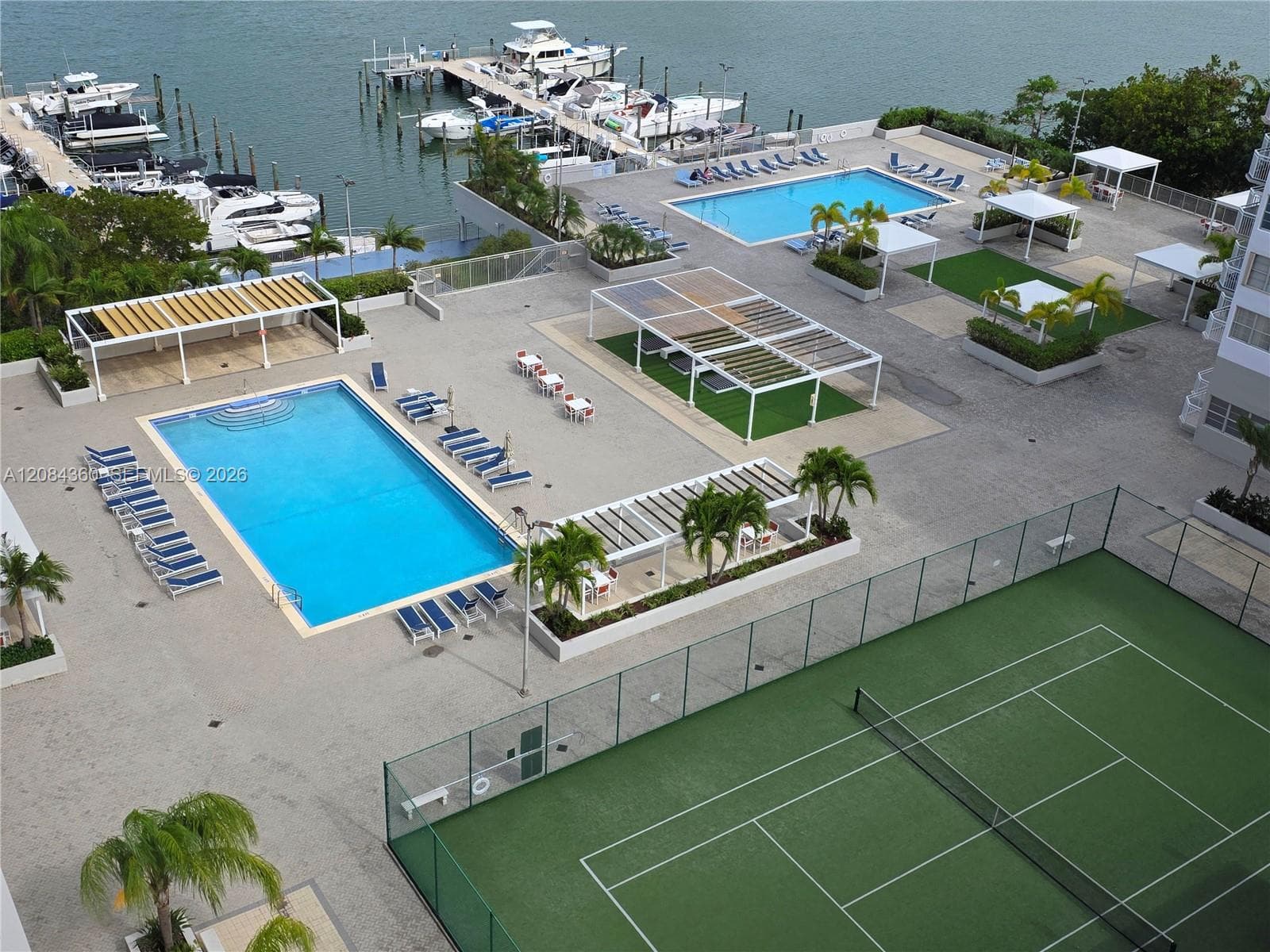 18051 Biscayne Blvd 1204 photo 23