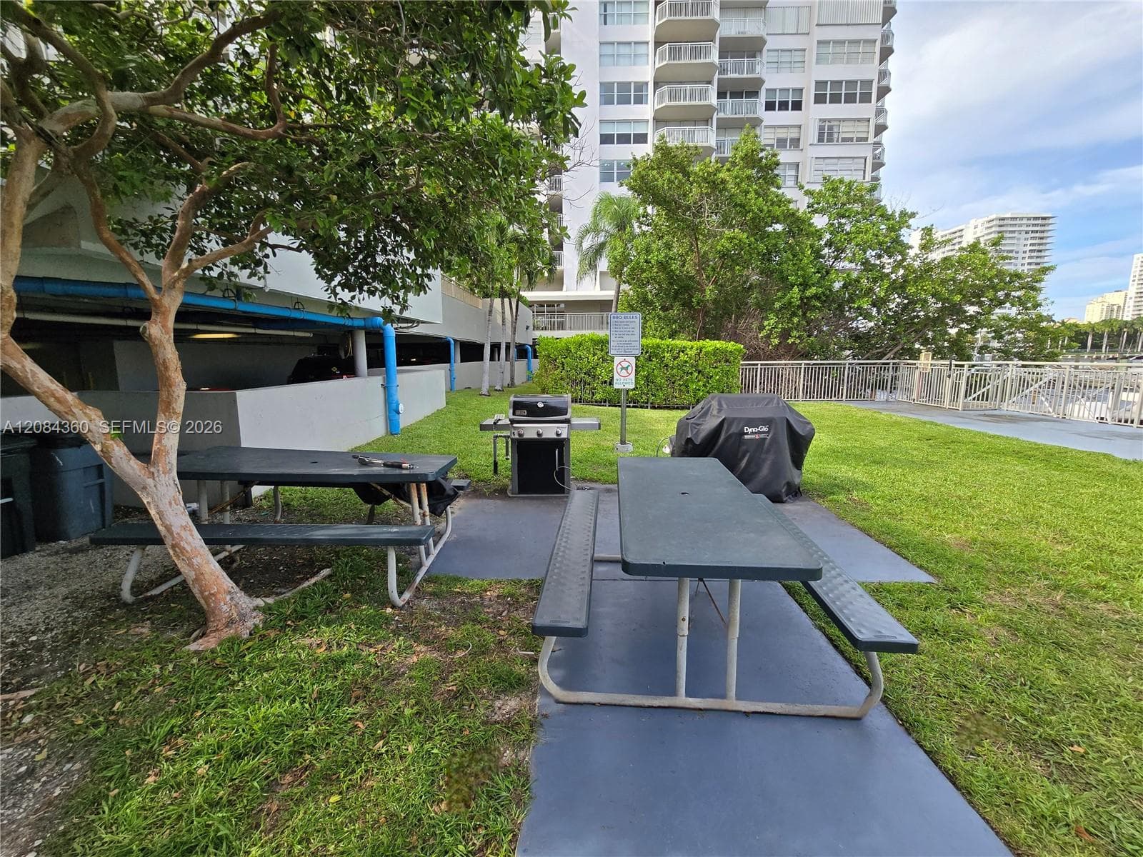18051 Biscayne Blvd 1204 photo 24