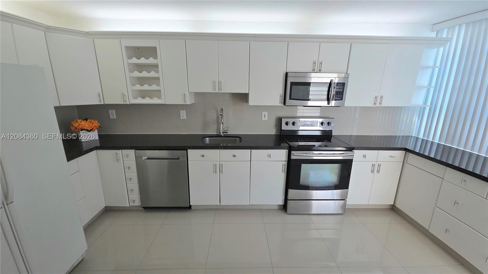 18051 Biscayne Blvd 1204 photo 10