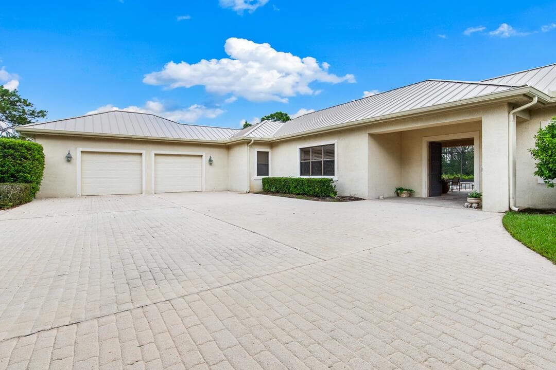 3151 SW BUENA VISTA Drive photo 2