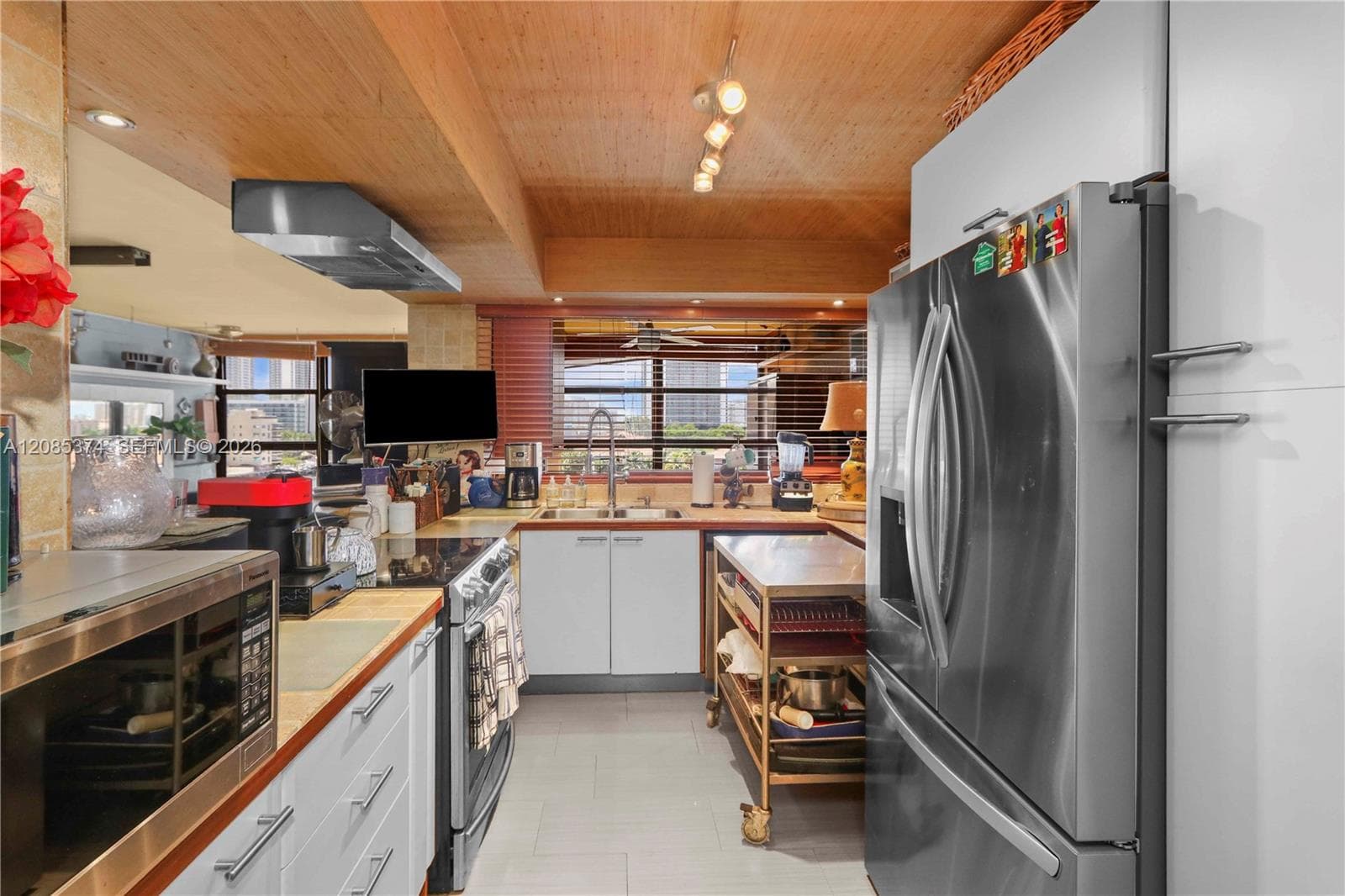 200 Leslie Dr 724 photo 17