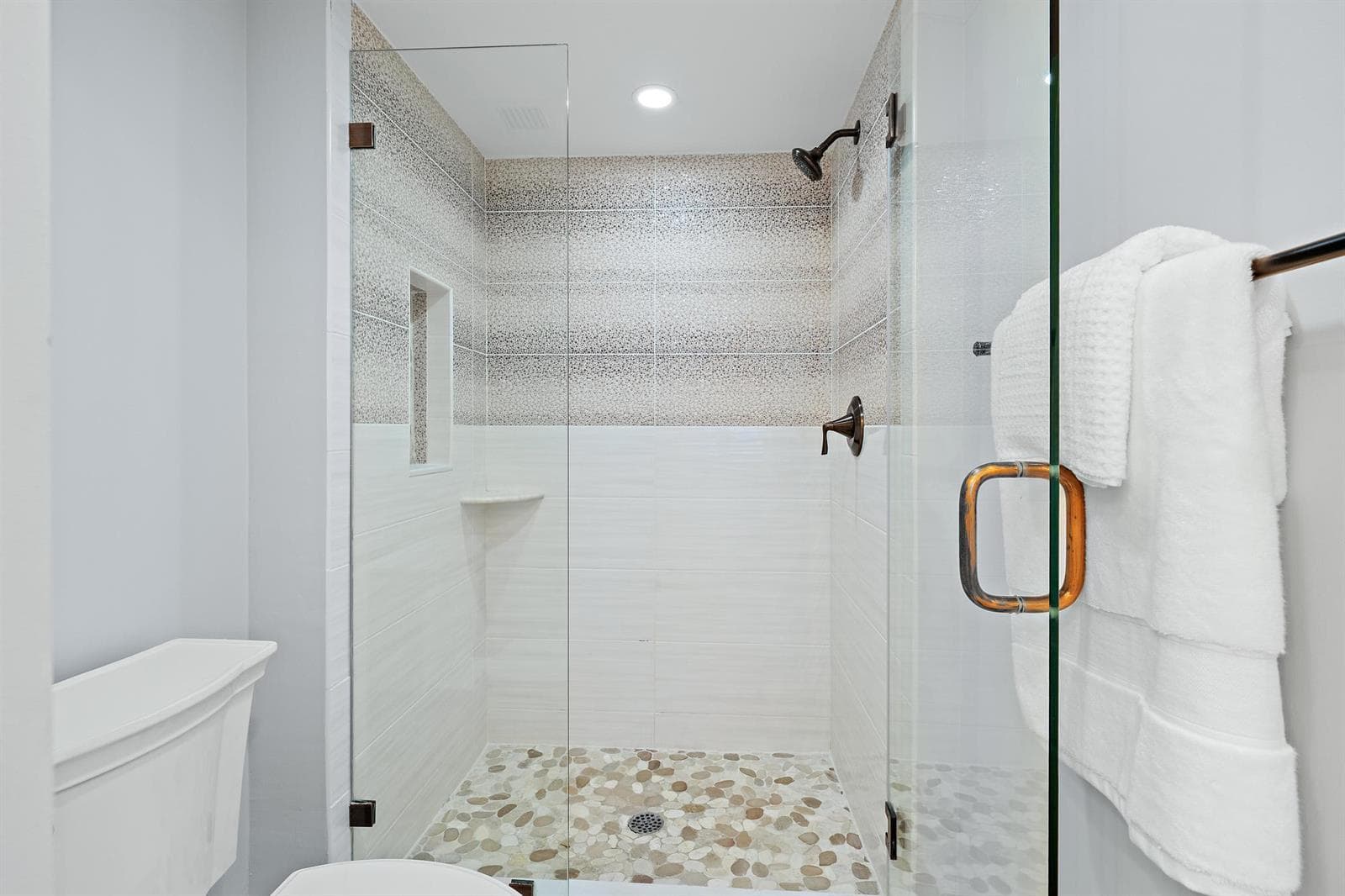 134 LAKESHORE Drive 316 photo 16
