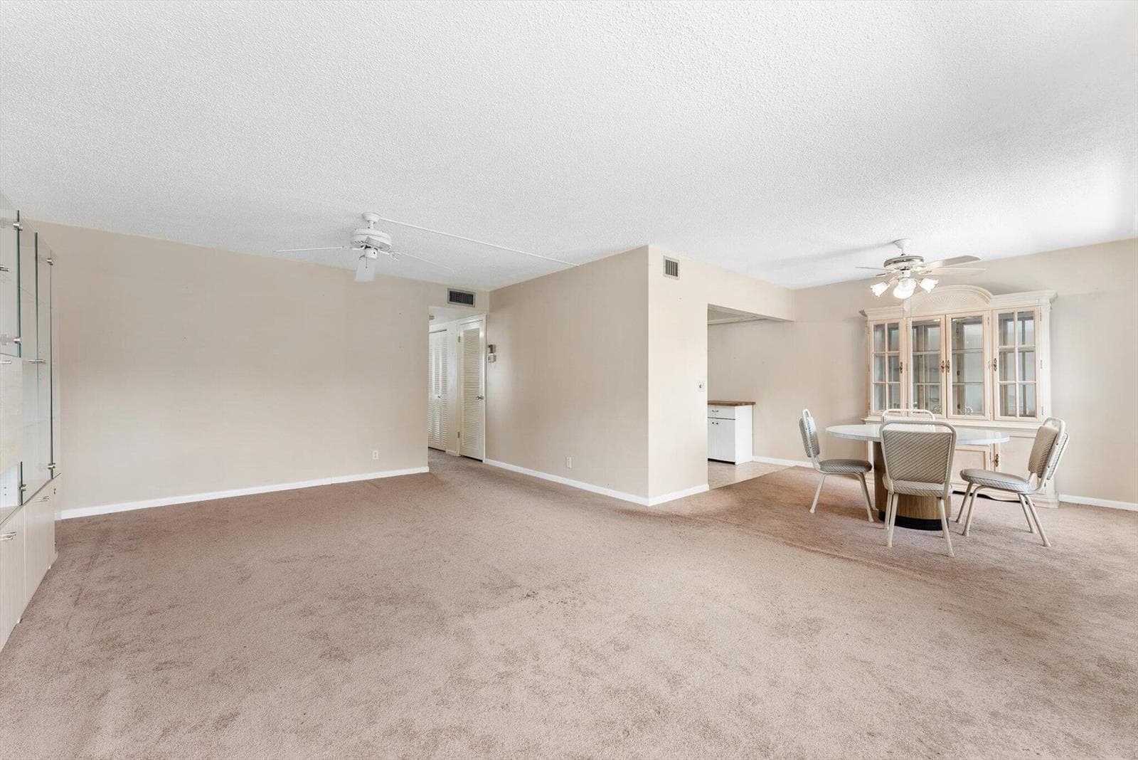 309 WELLINGTON M photo 8