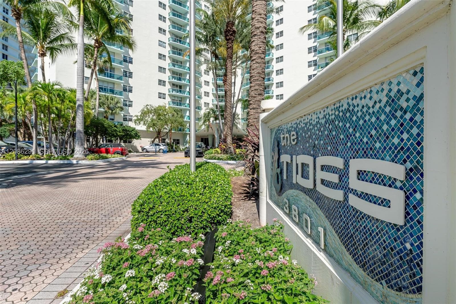 3801 S Ocean Dr 9T photo 4