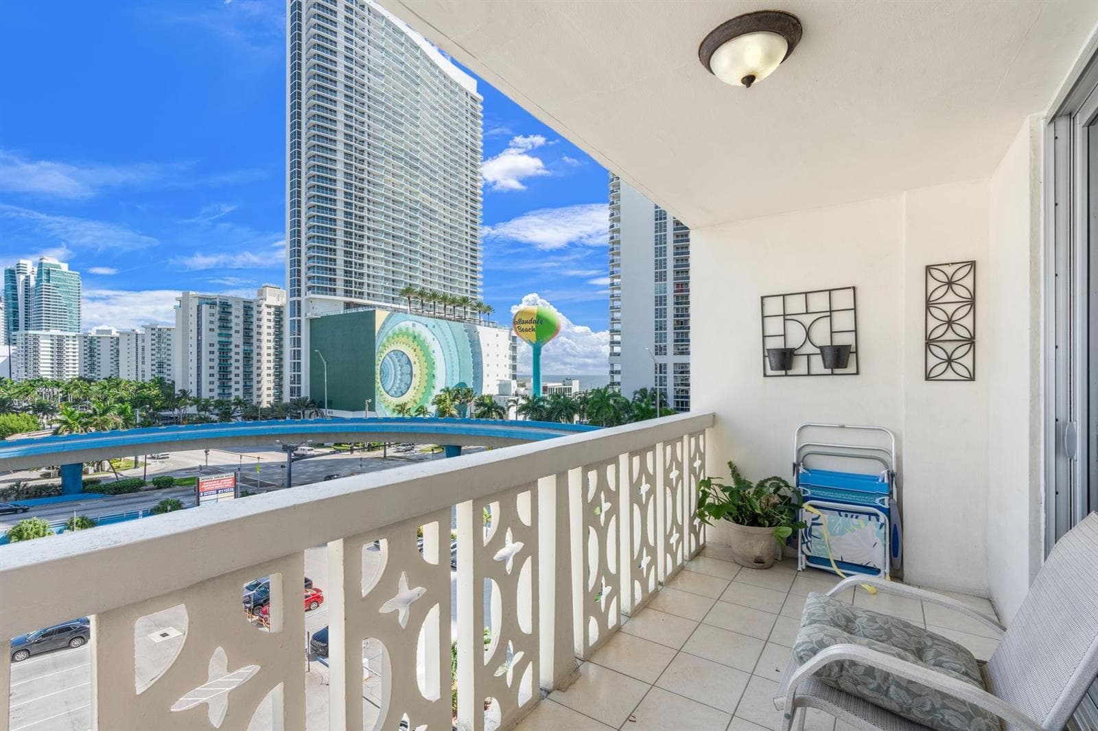 1825 S Ocean Drive 703 photo 1