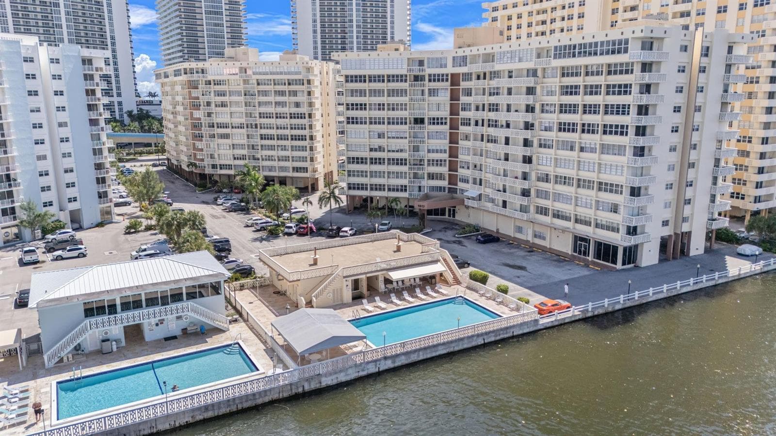 1825 S Ocean Drive 703 photo 20