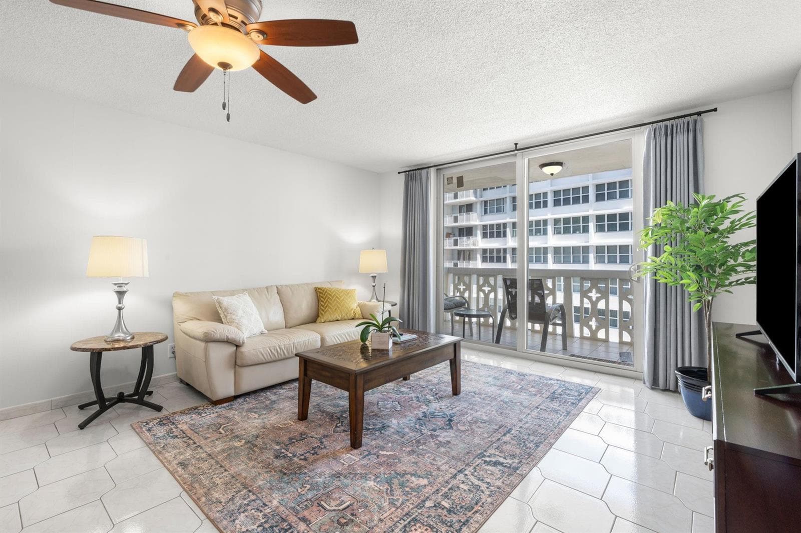 1825 S Ocean Drive 703 photo 10