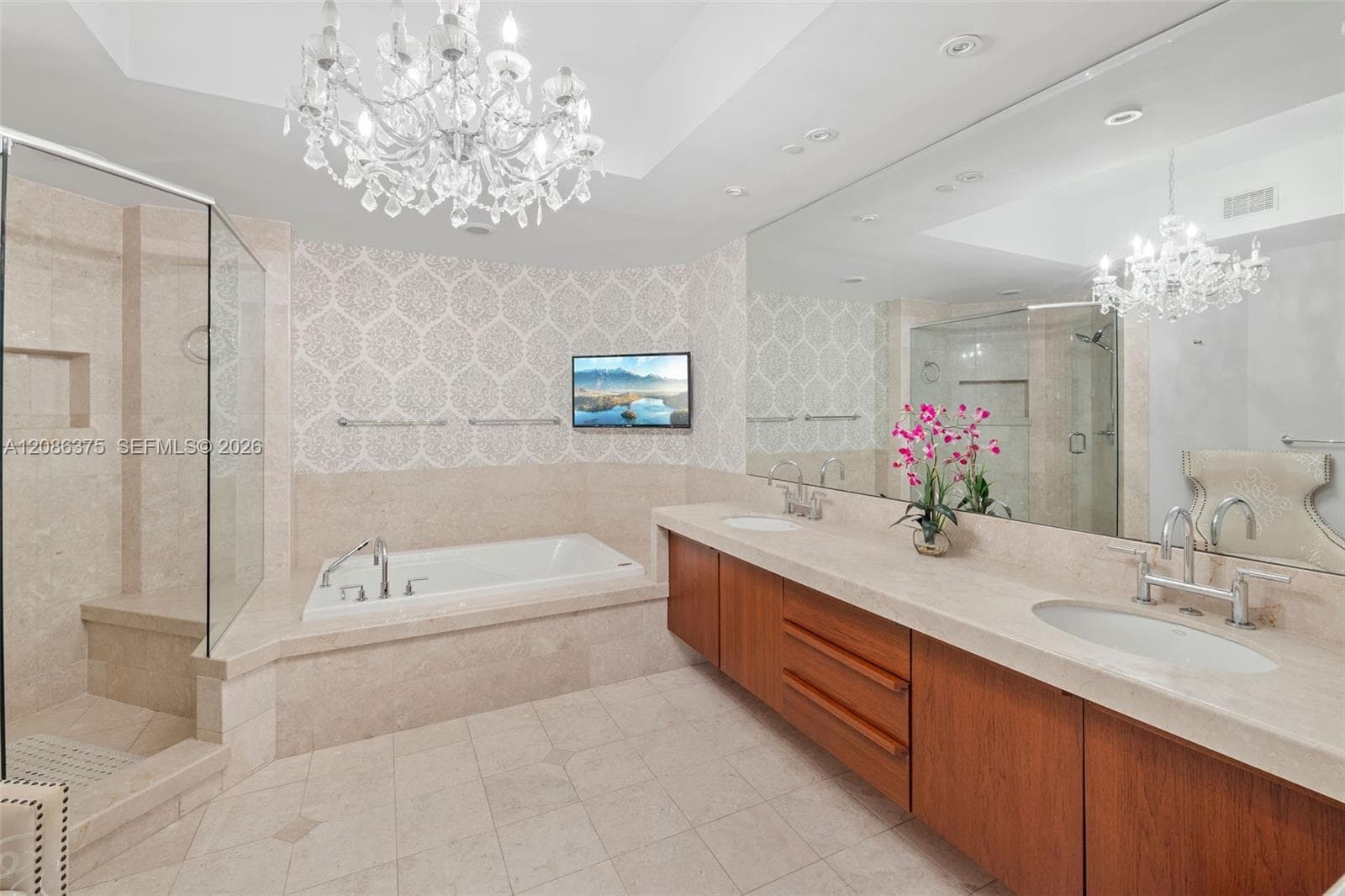 60 Edgewater Dr 9D photo 19
