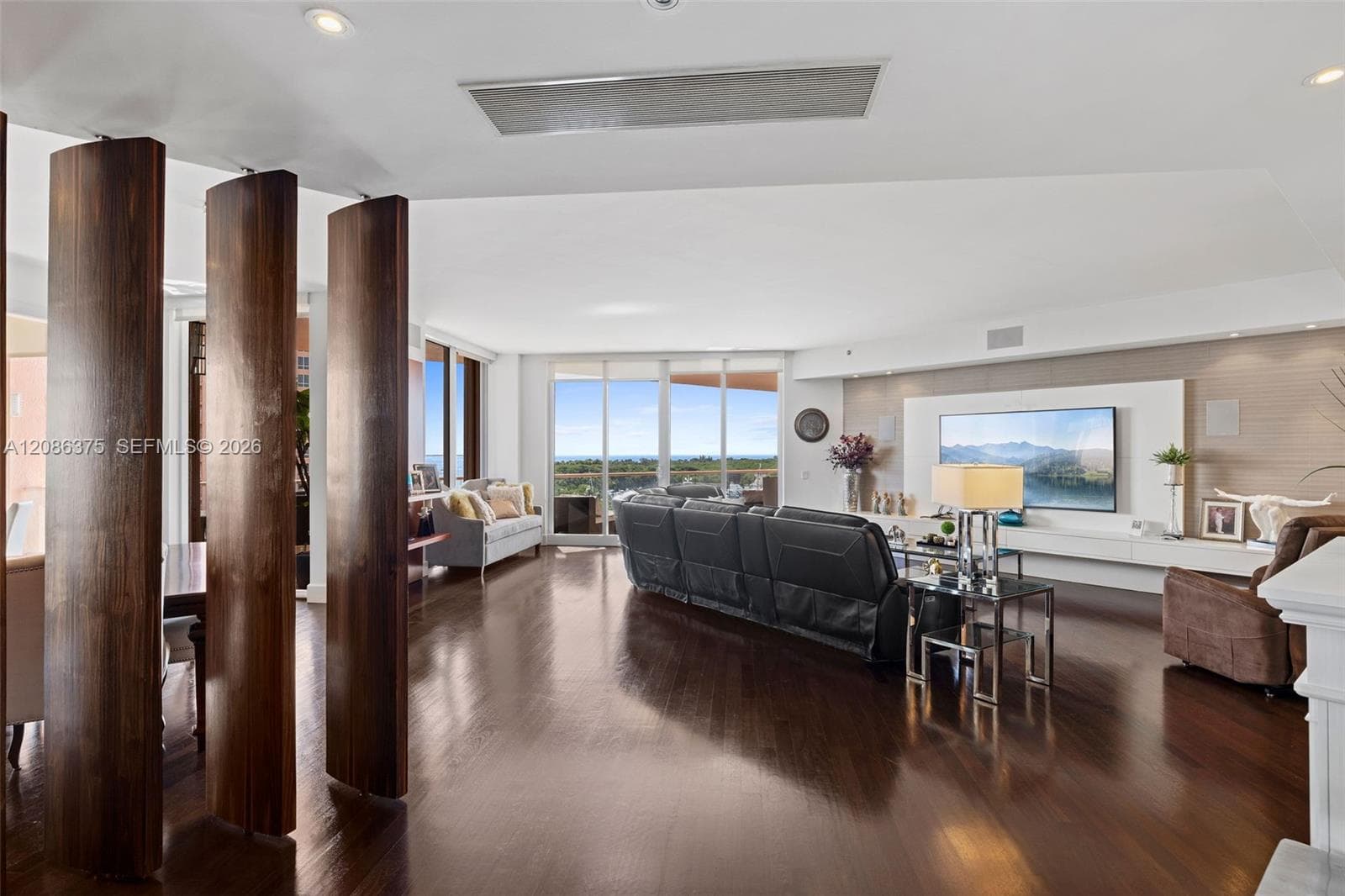 60 Edgewater Dr 9D photo 4