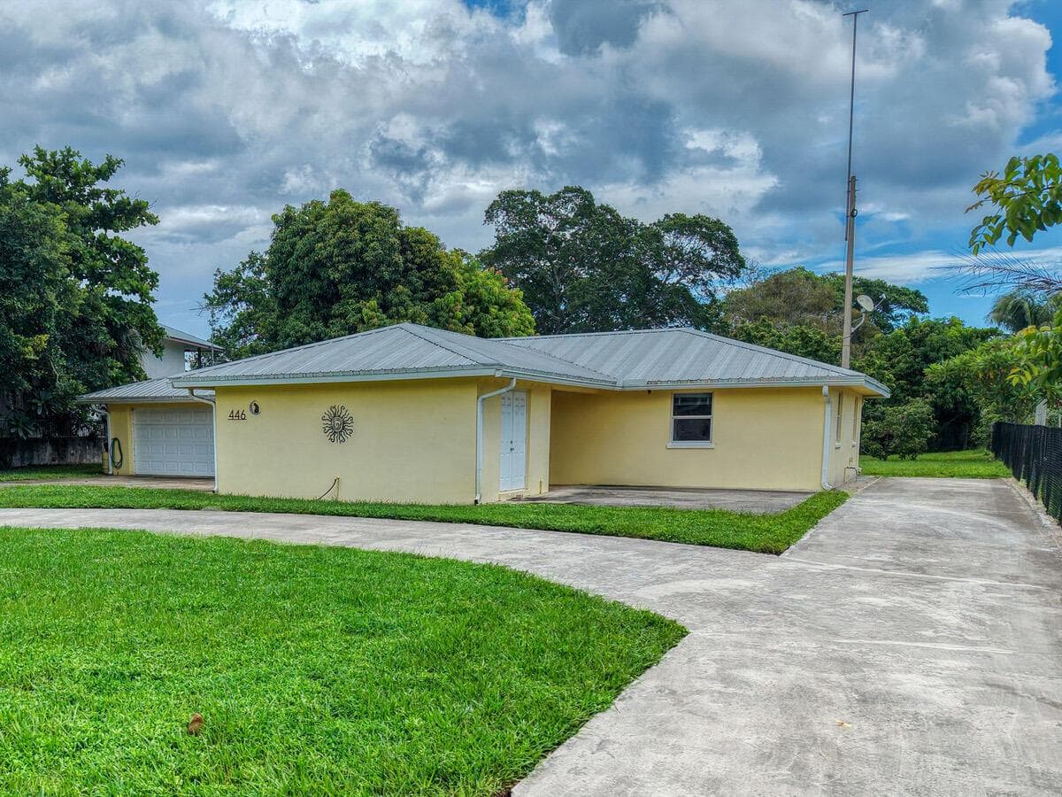 446 SANTA FE Road photo 10