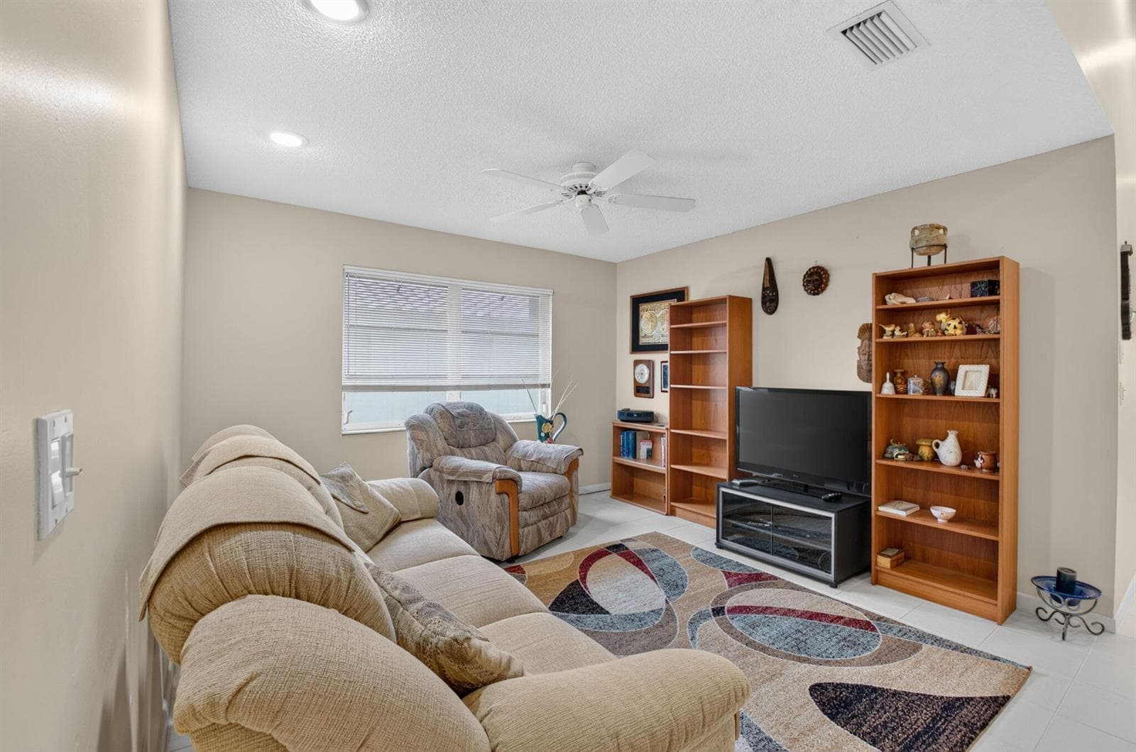 6367 Pointe Pleasant Circle photo 5