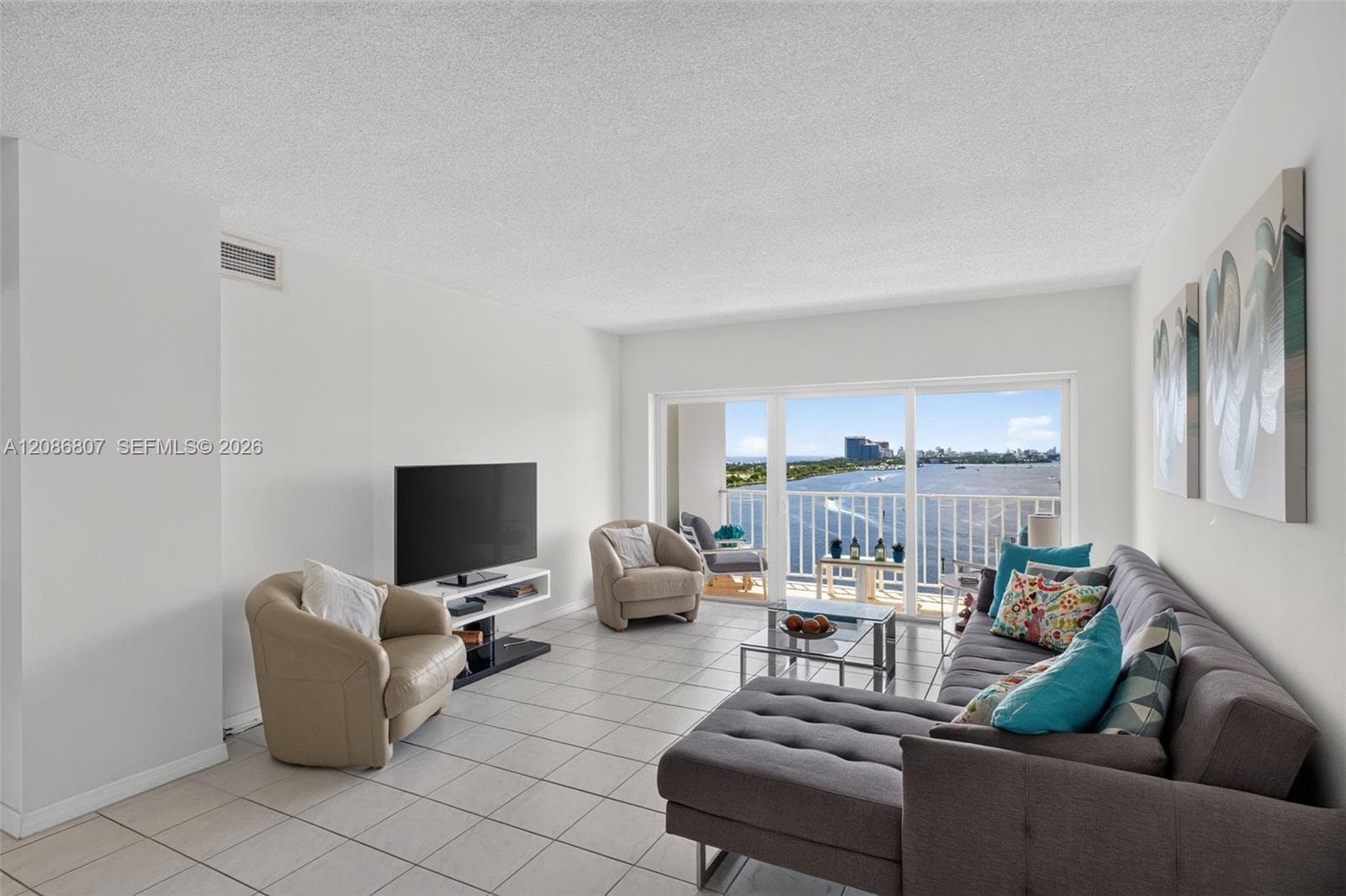 500 Bayview Dr 1420 photo 10