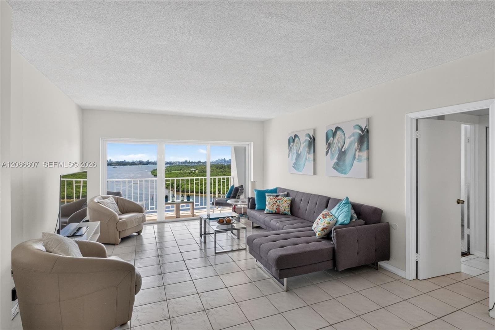 500 Bayview Dr 1420 photo 11