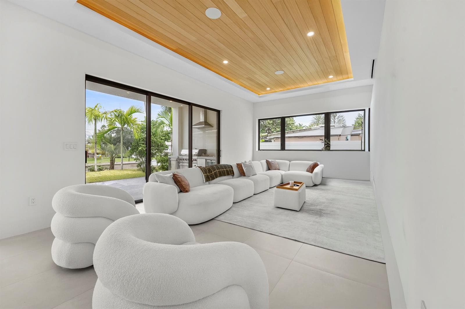 1317 TANGELO Isle photo 3