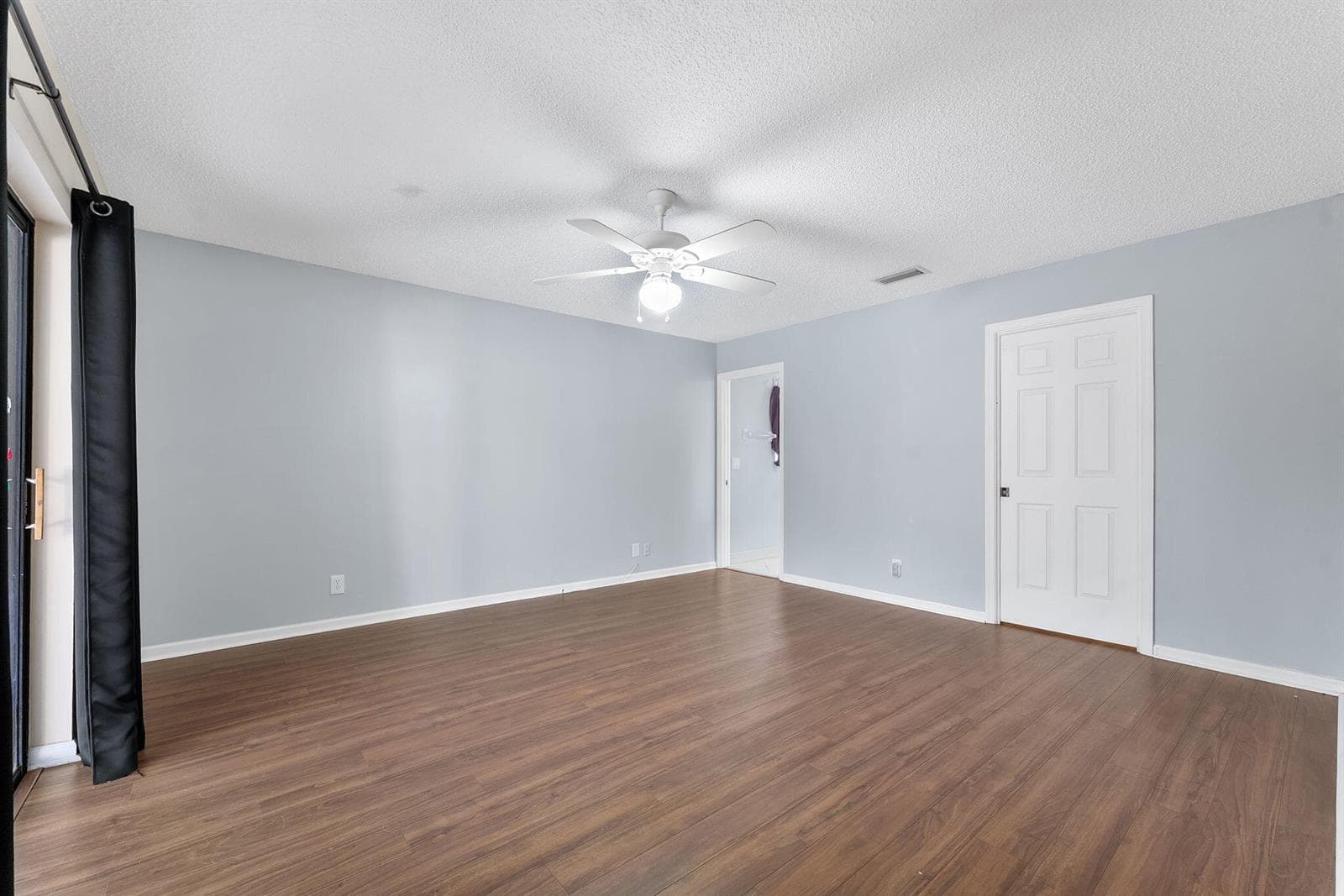 154 SANTA MONICA Avenue photo 22