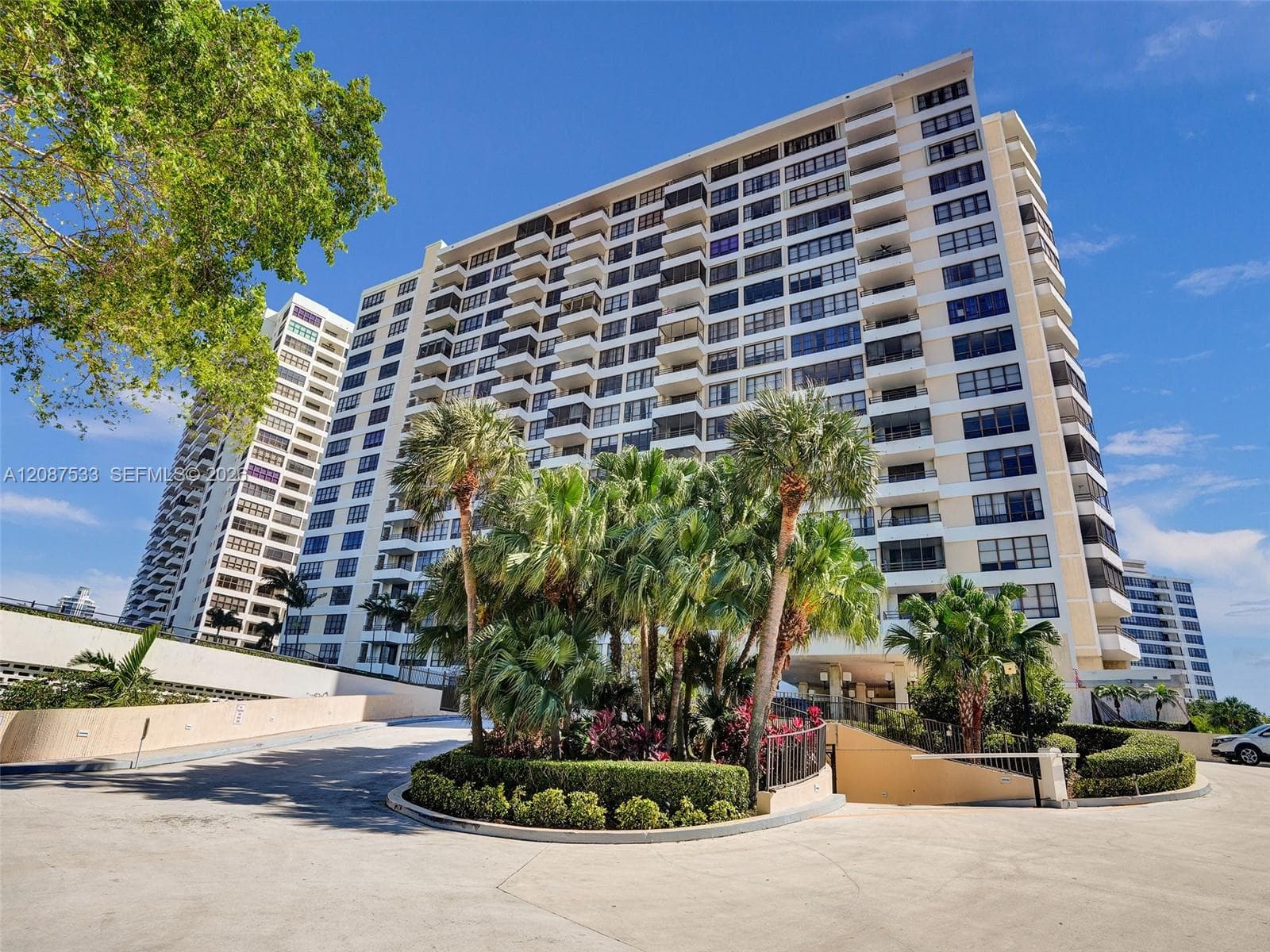 600 Three Islands Blvd 311 photo 1
