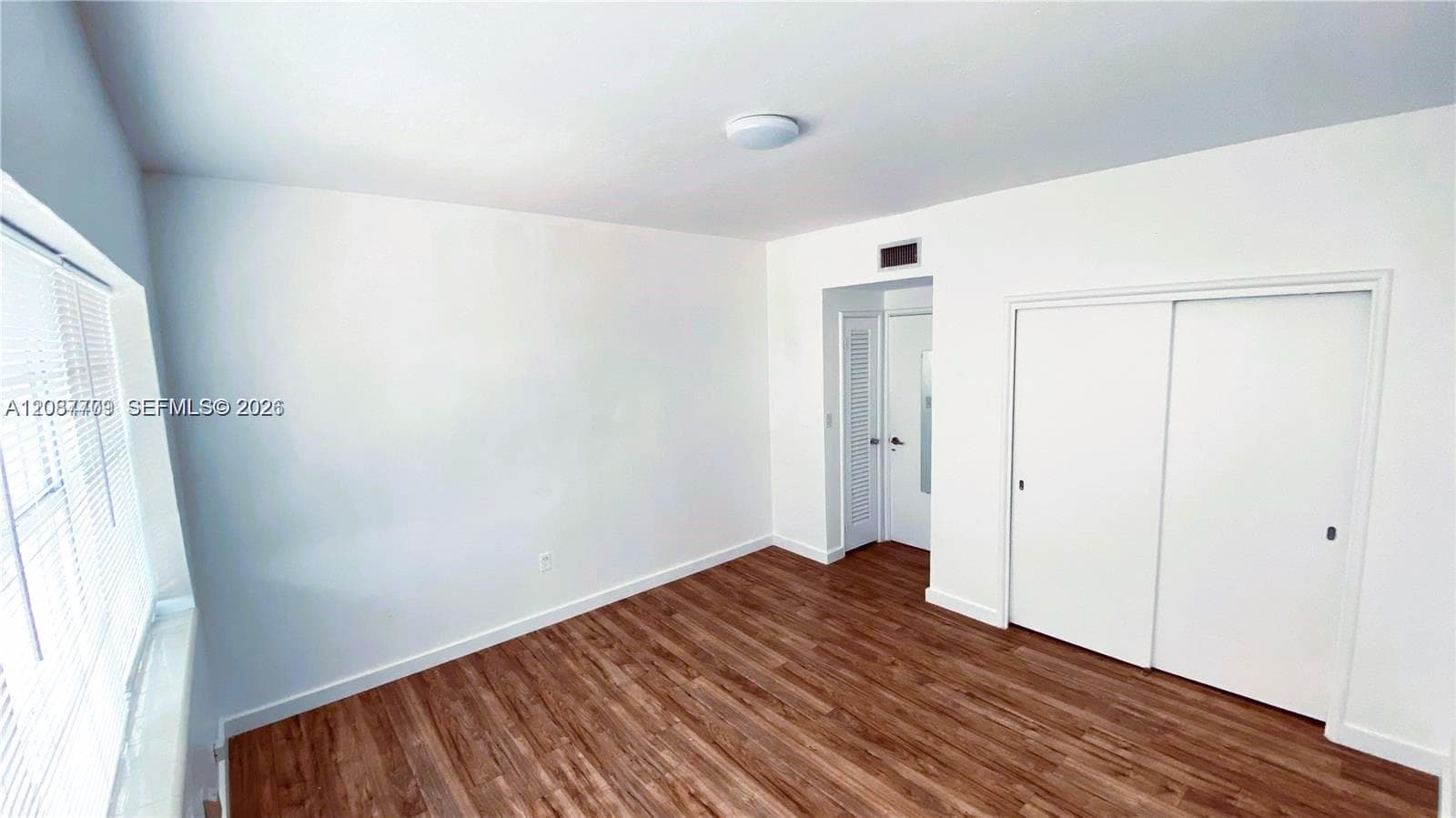 8620 Byron Ave 86208A photo 12