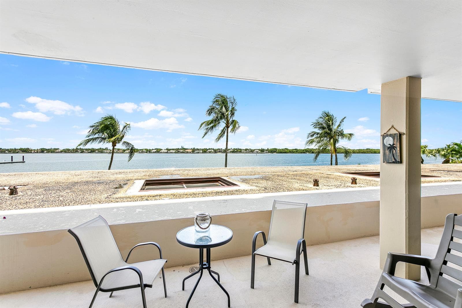 132 LAKESHORE Drive 220 photo 17