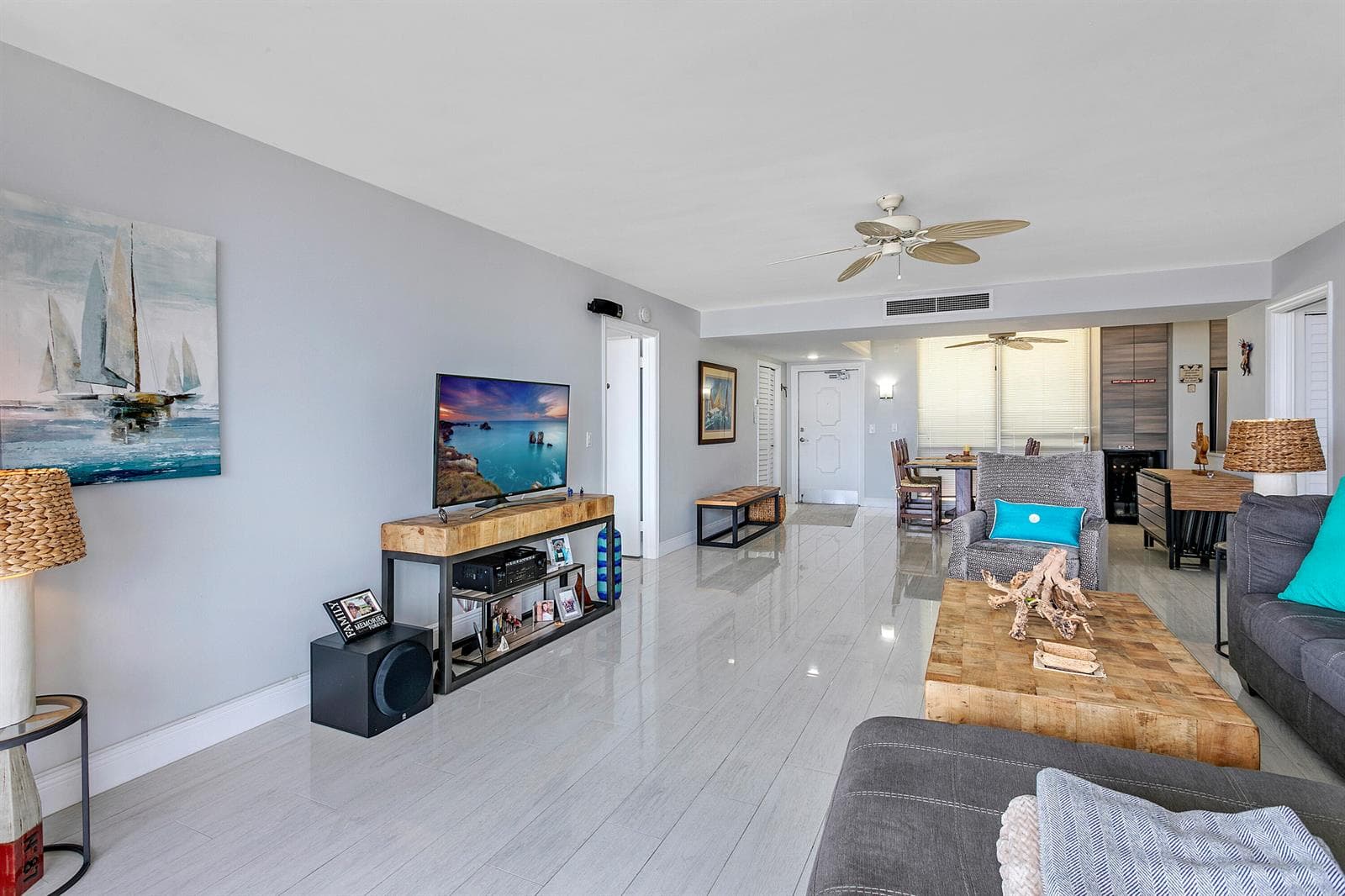 132 LAKESHORE Drive 220 photo 8