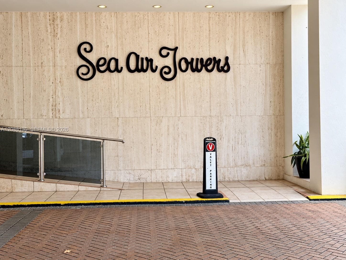3725 S Ocean Dr 1402 photo 16