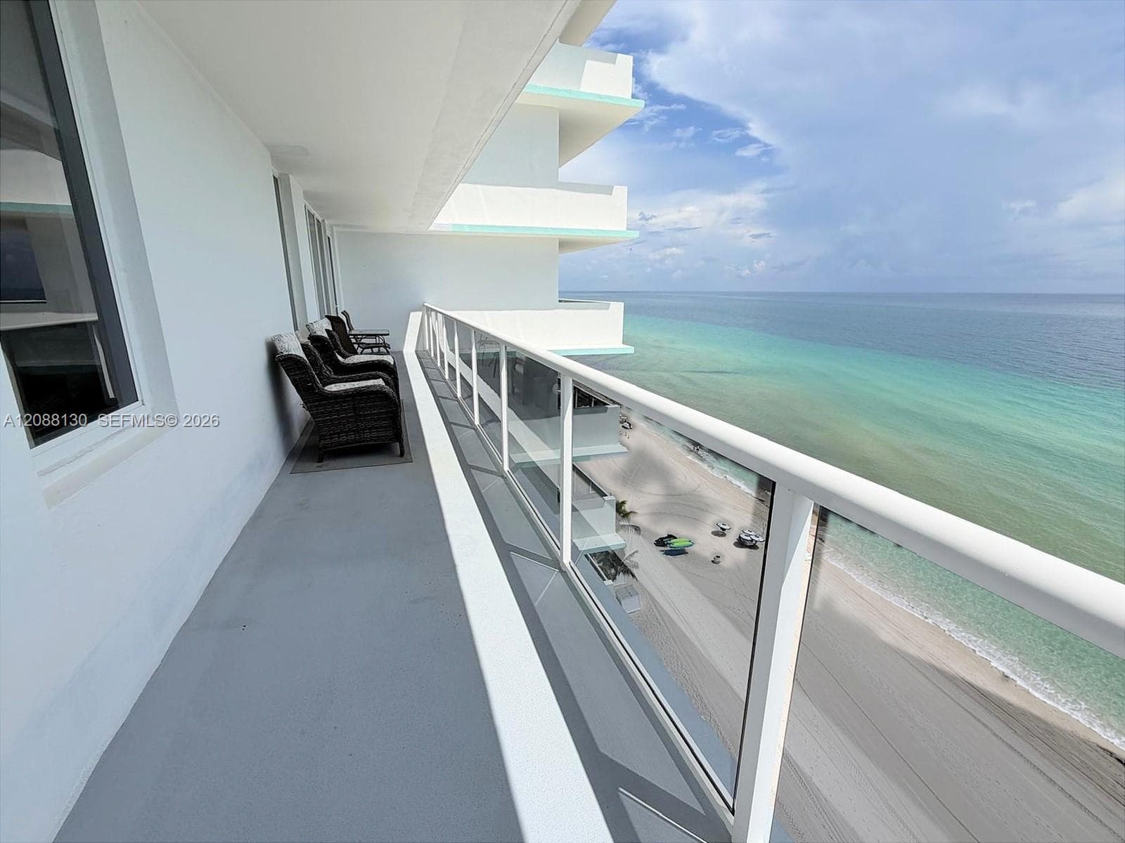 3725 S Ocean Dr 1402 photo 3