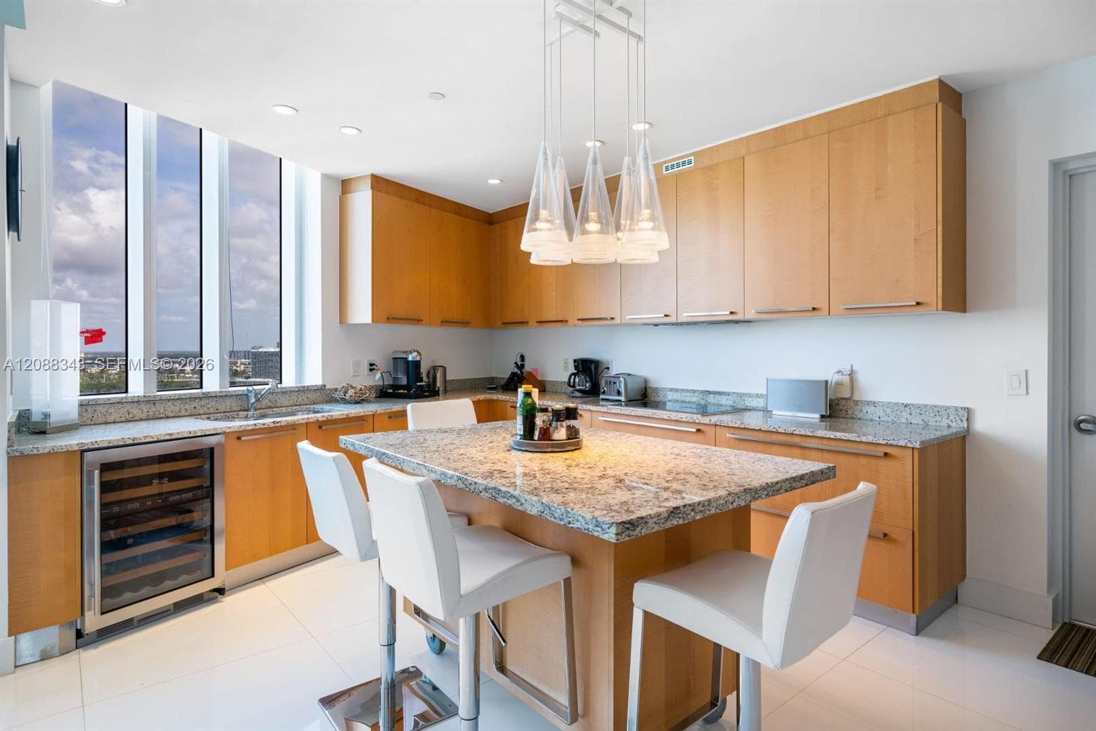 15811 Collins Ave 2006 photo 13