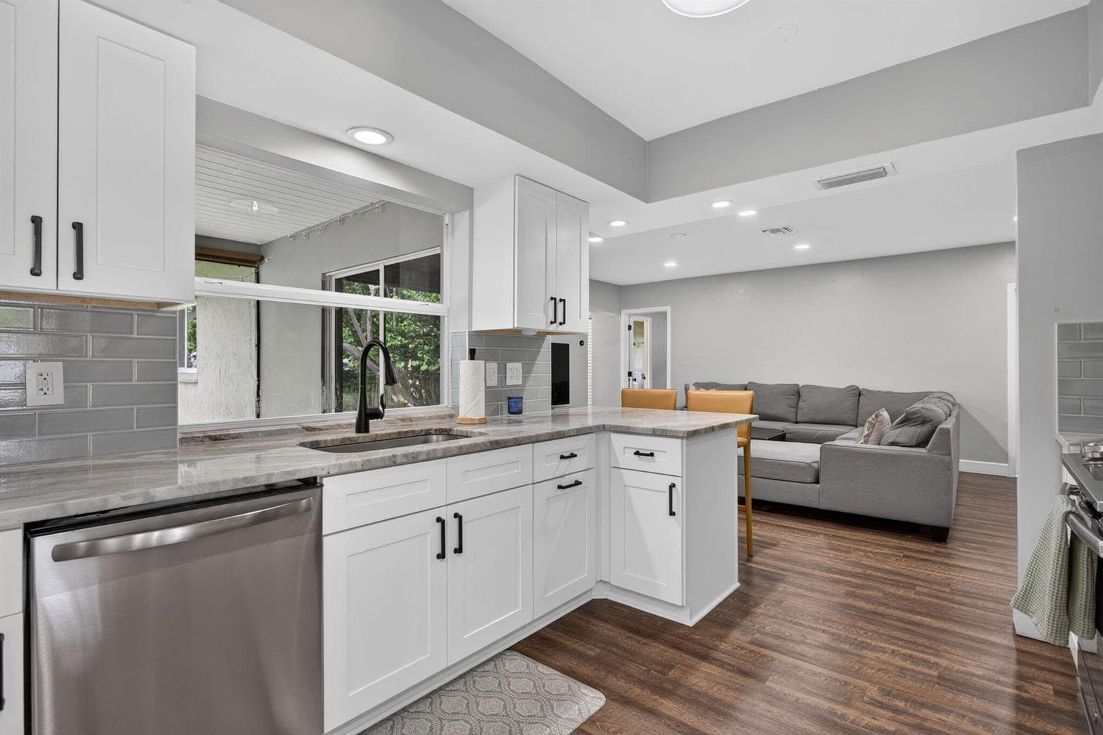 1717 NW 36TH Court photo 6