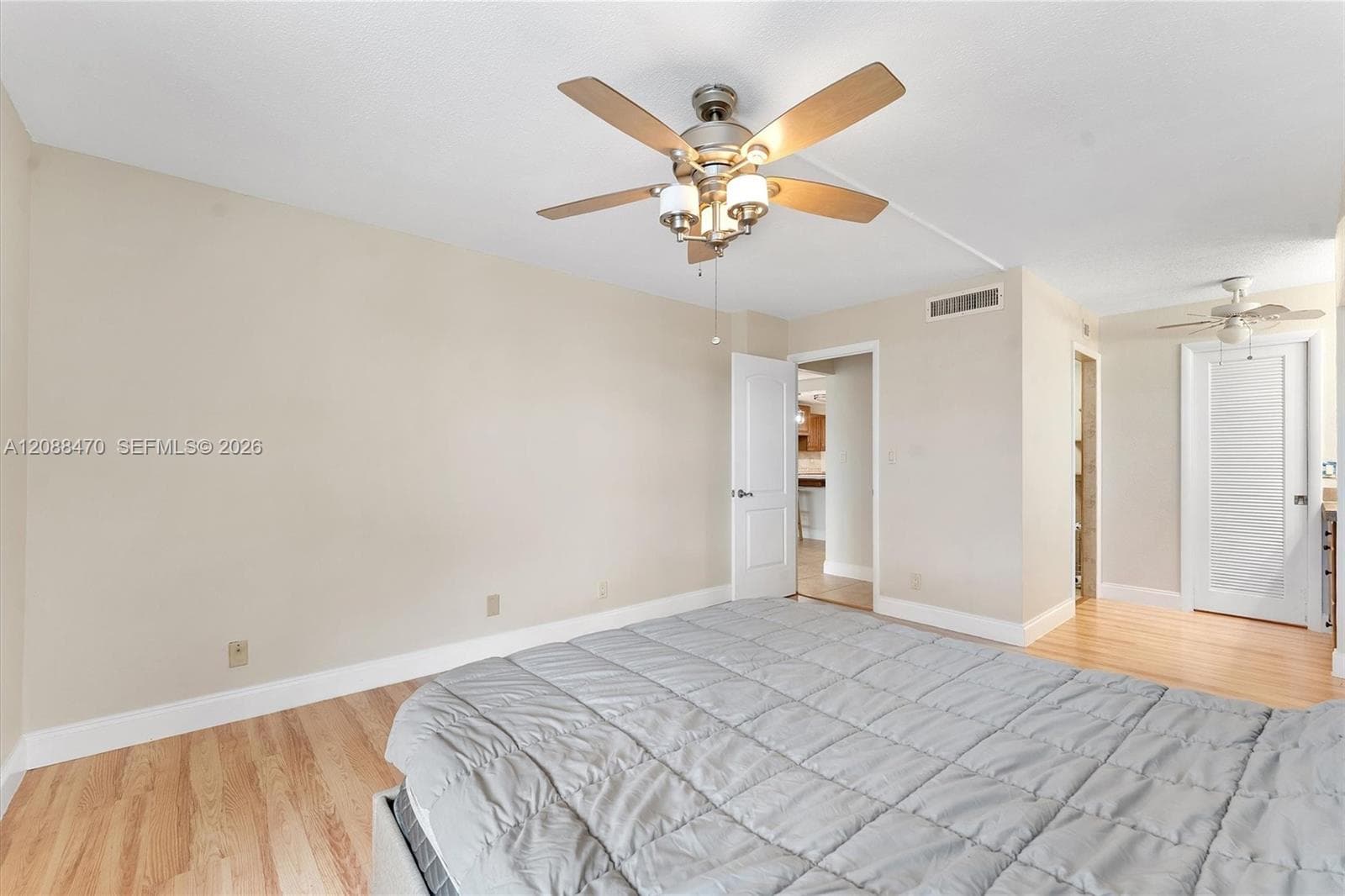 4 Royal Palm Way 3080 photo 10