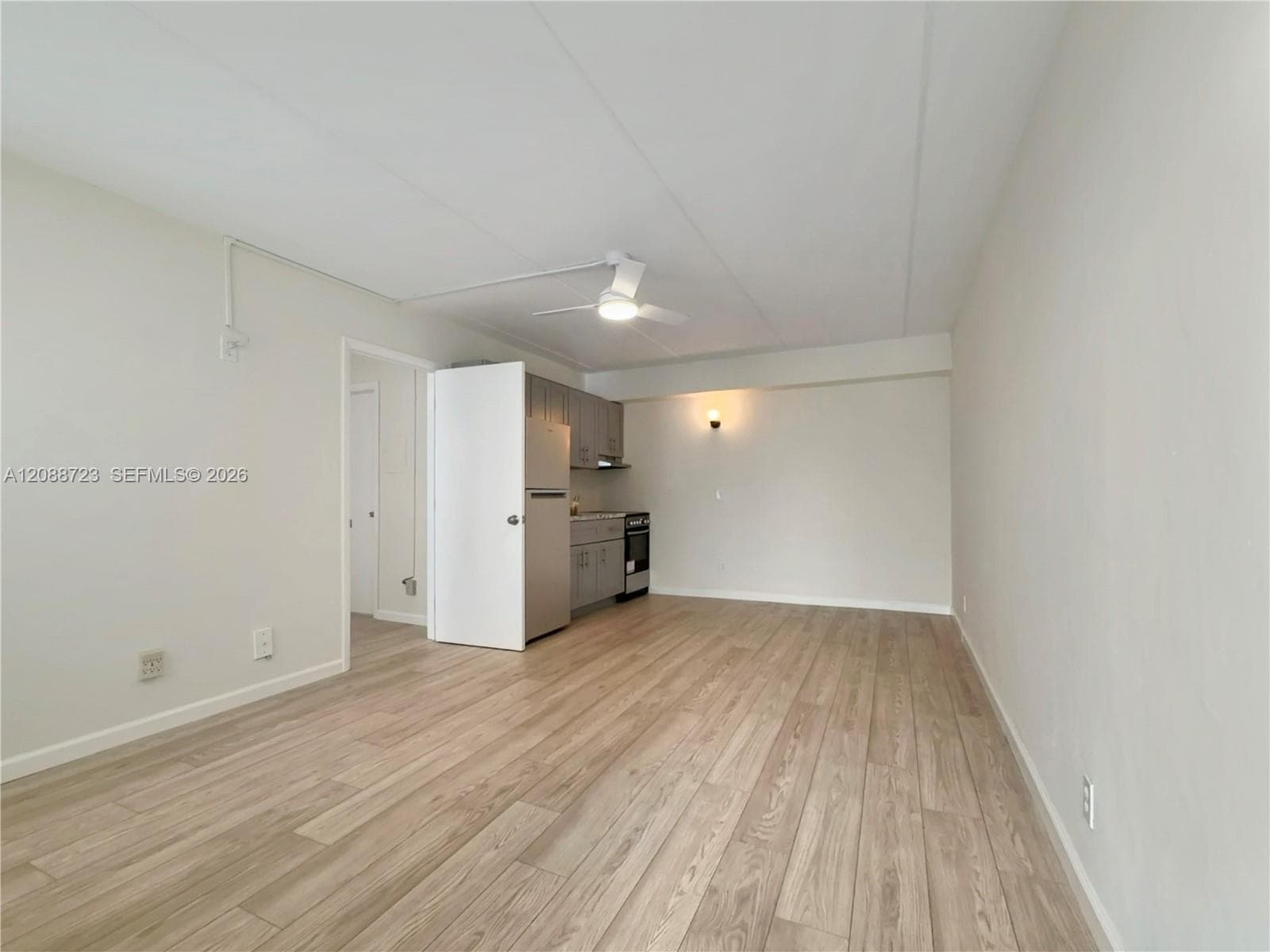 3211 SW 44th St 108 photo 2