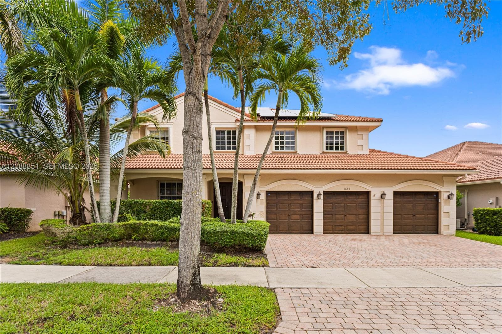 1642 Blue Jay Cir photo 1