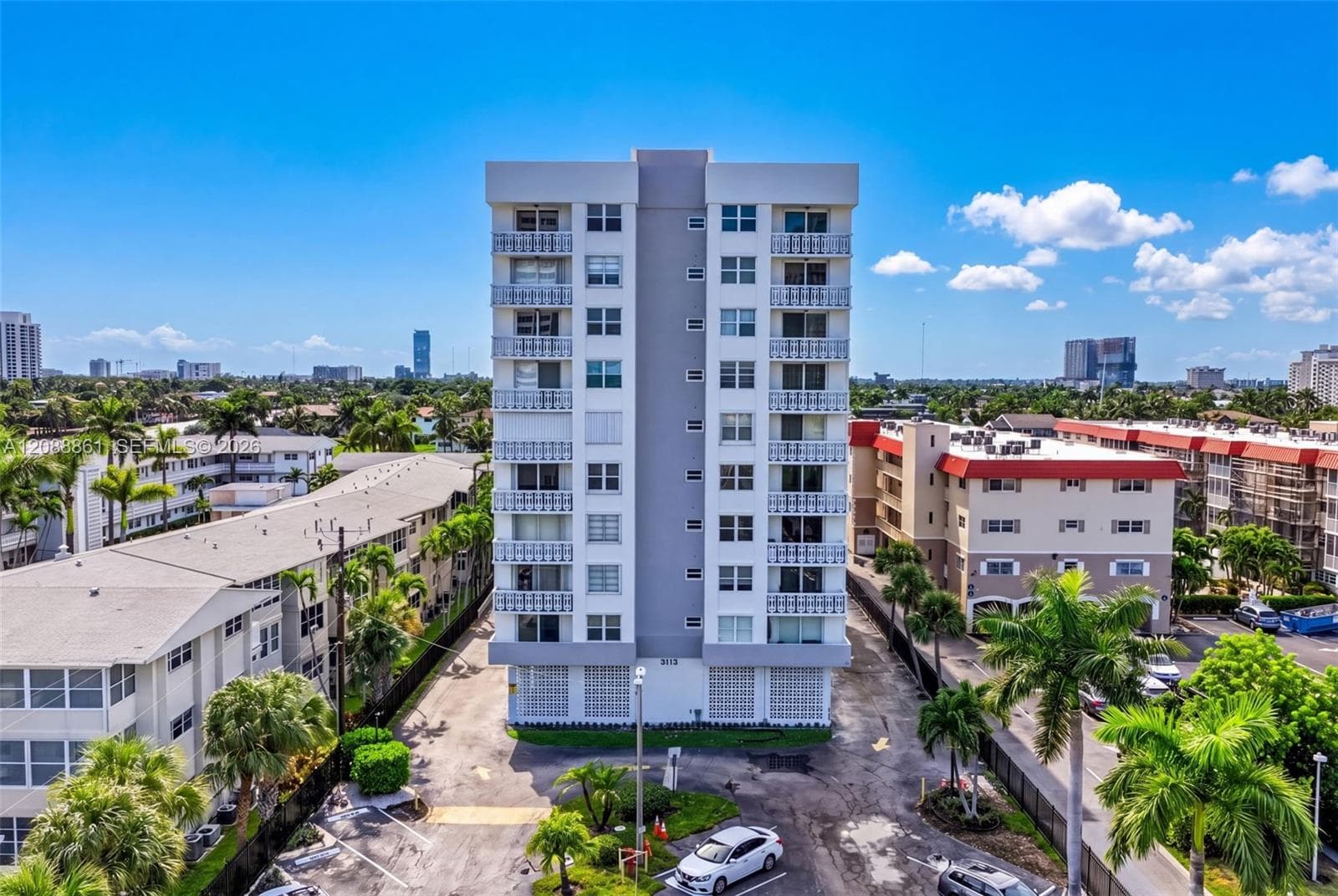 3113 S Ocean Dr 510 photo 3