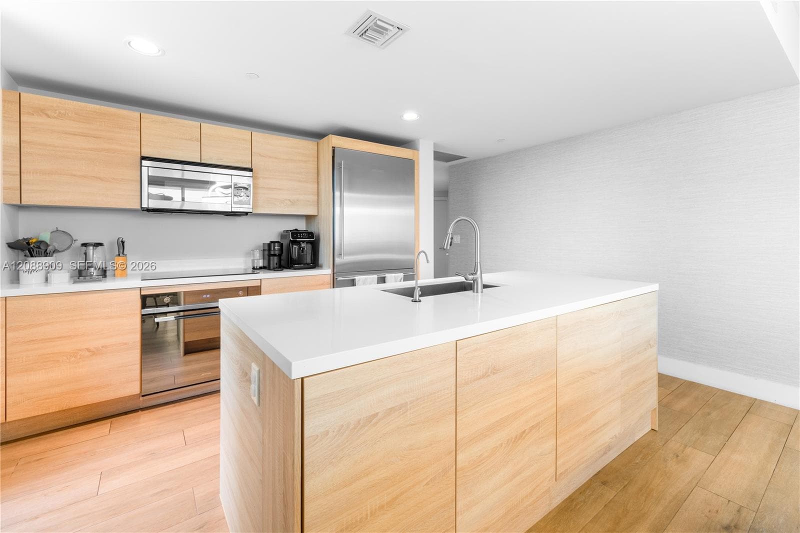 16385 Biscayne Blvd 707 photo 3