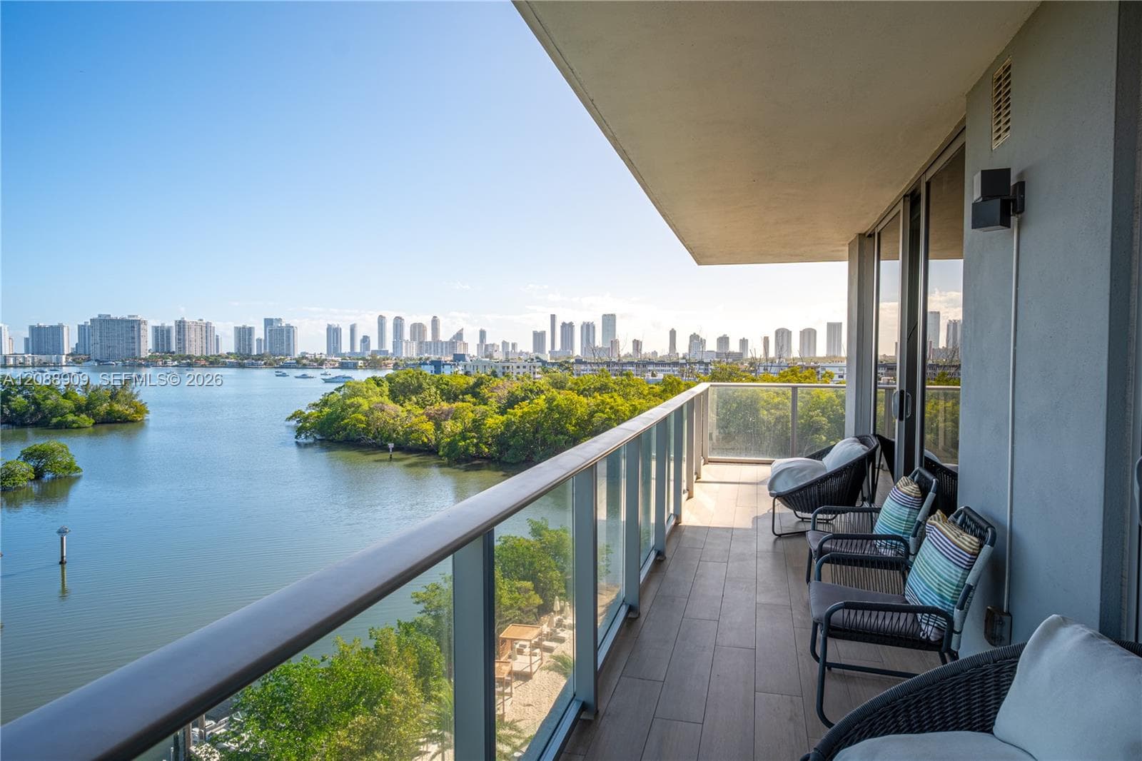 16385 Biscayne Blvd 707 photo 4