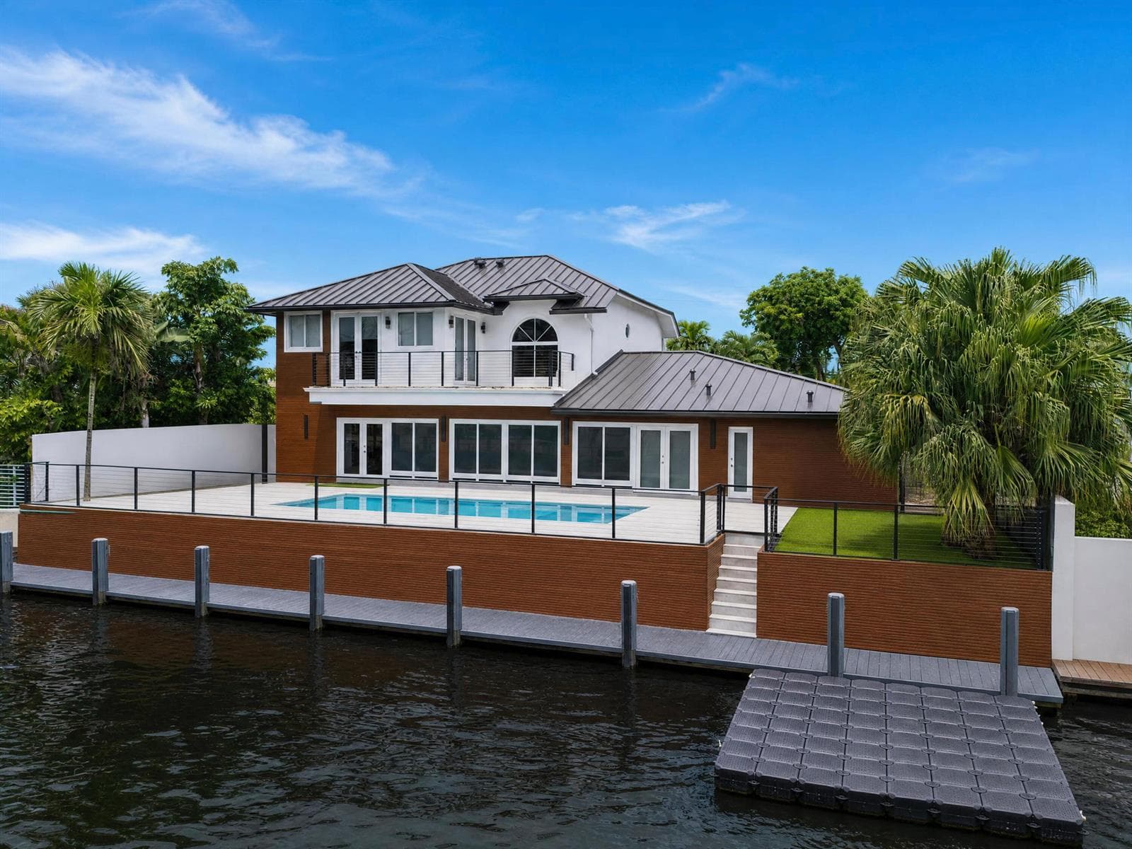 11 Castle Harbor Isle Drive photo 2