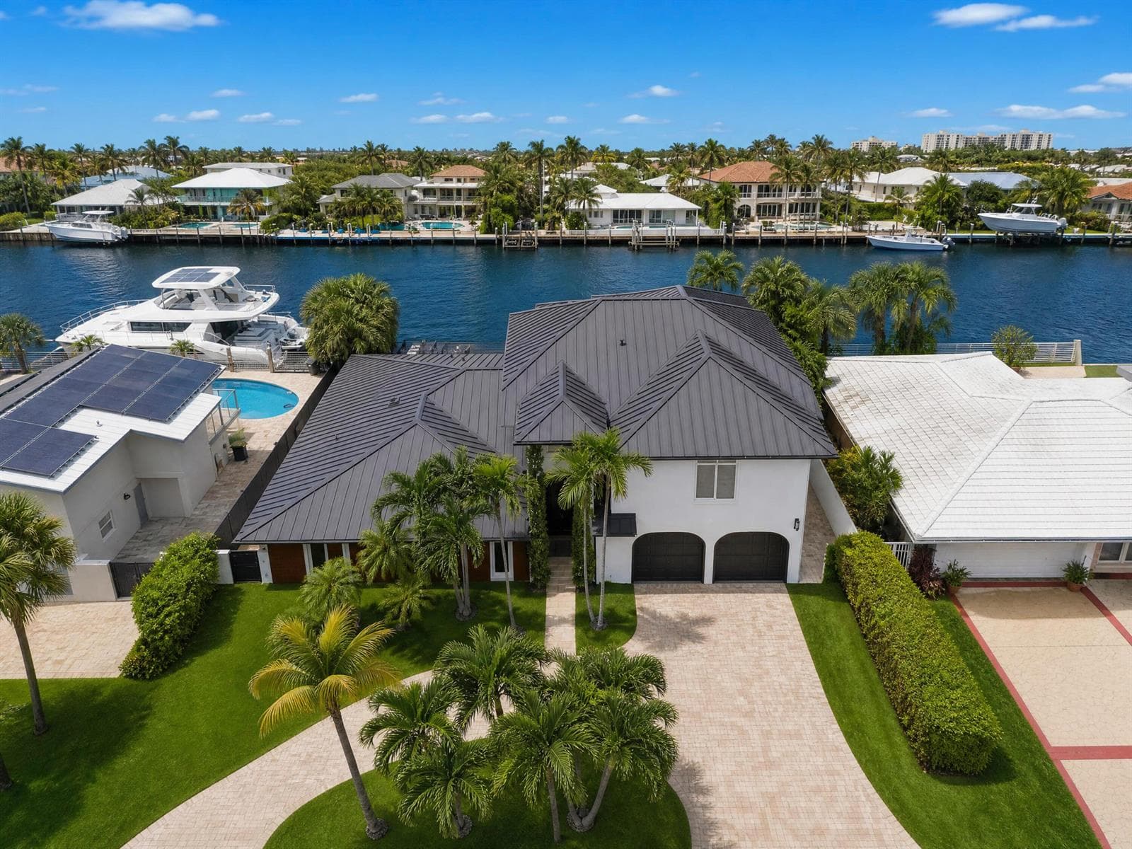 11 Castle Harbor Isle Drive photo 3
