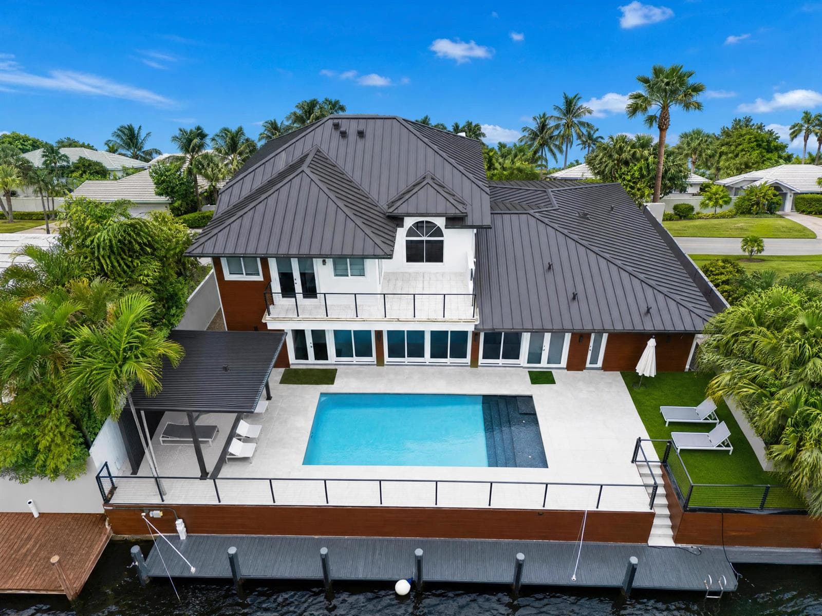 11 Castle Harbor Isle Drive photo 1