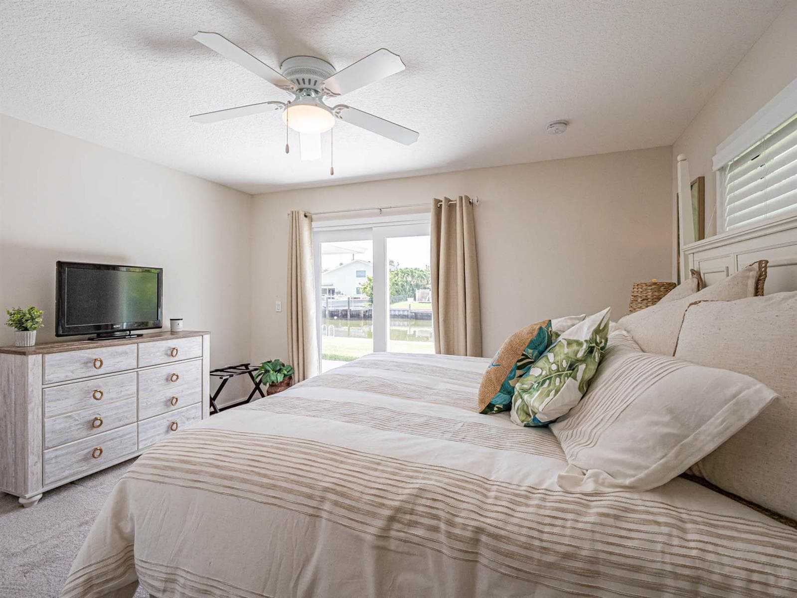 255 MARINA Drive photo 4