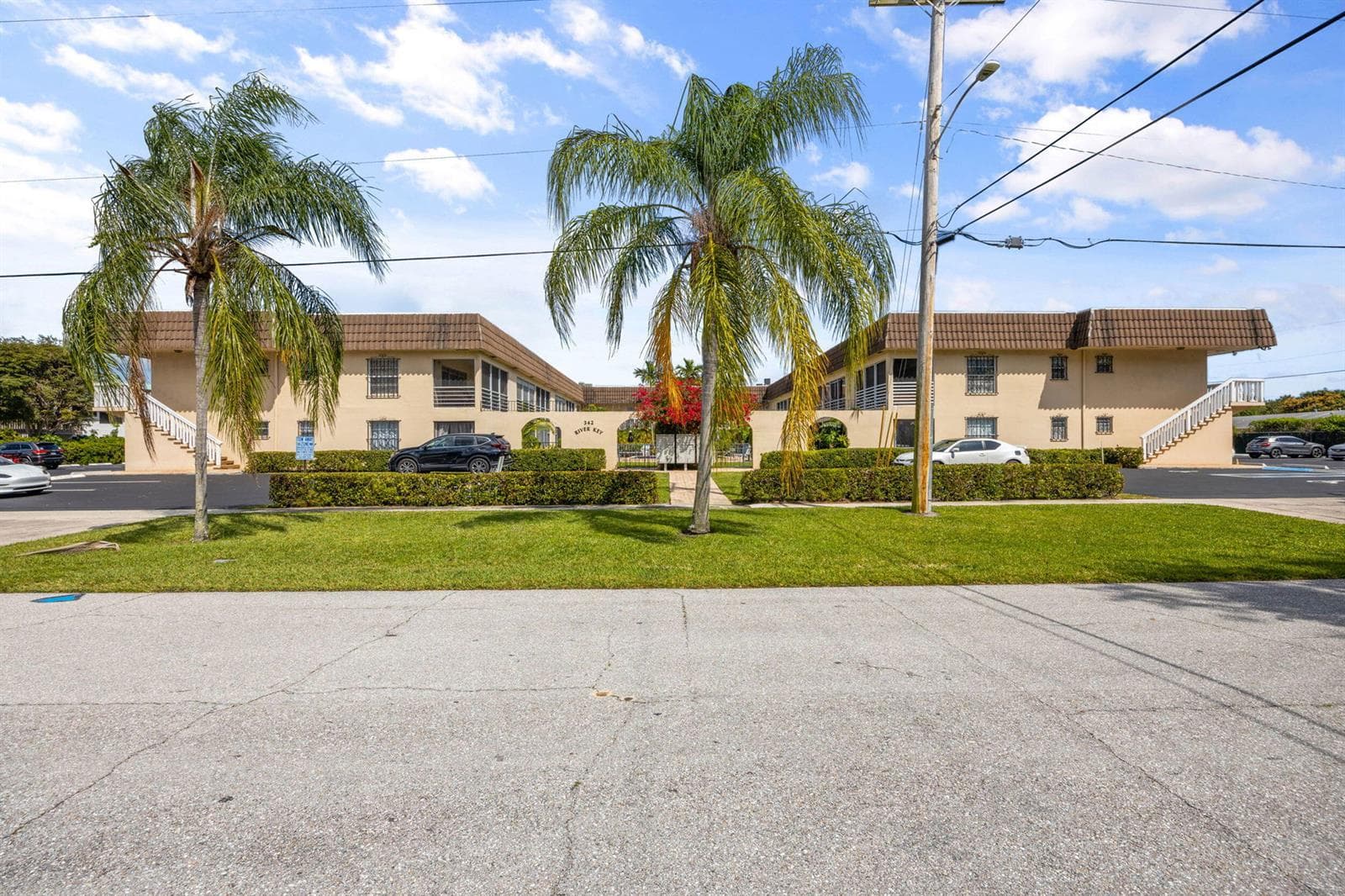 342 SOUTHWIND Drive 102 photo 1