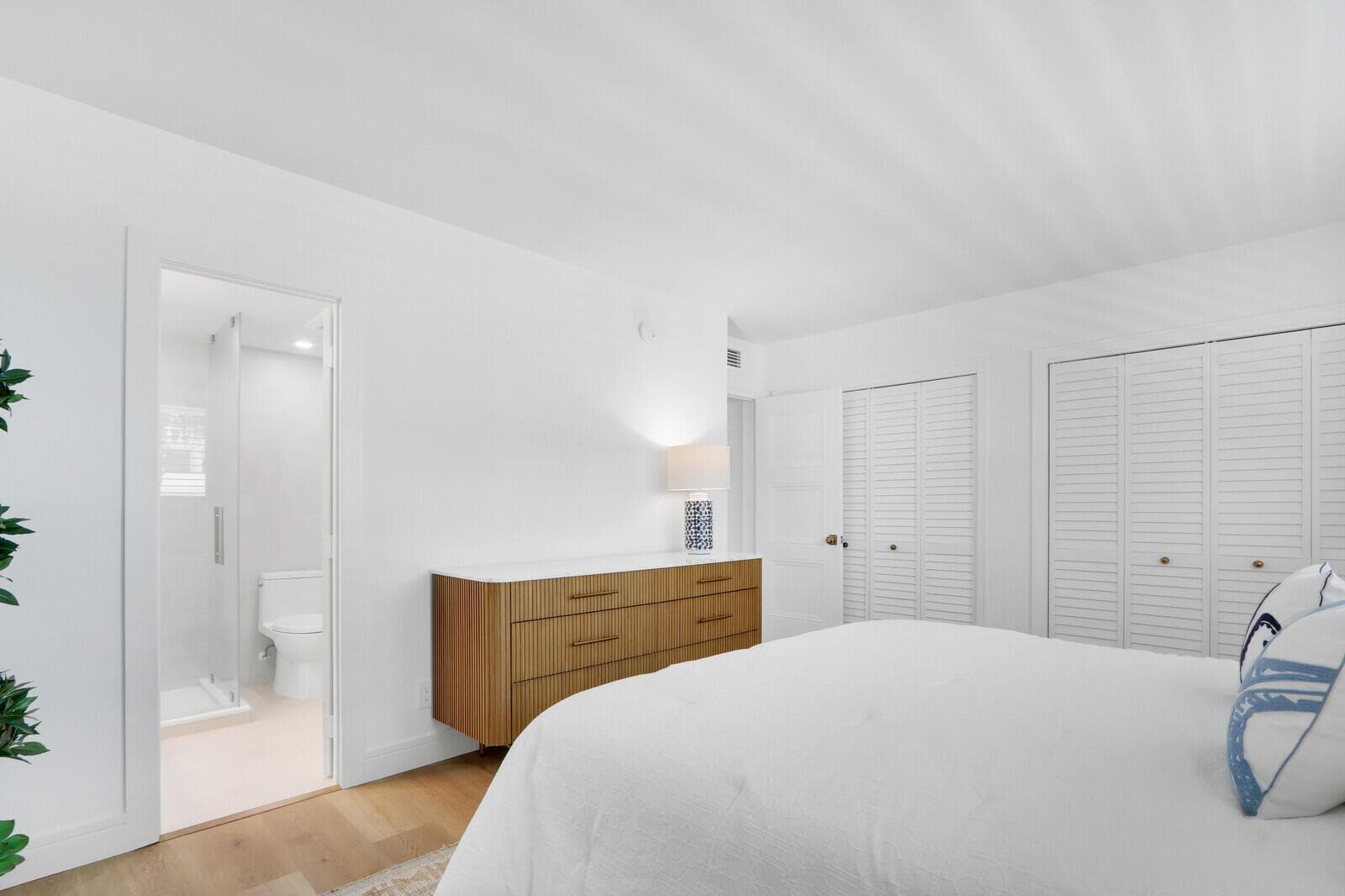 139 Sunrise Avenue 1090 photo 17