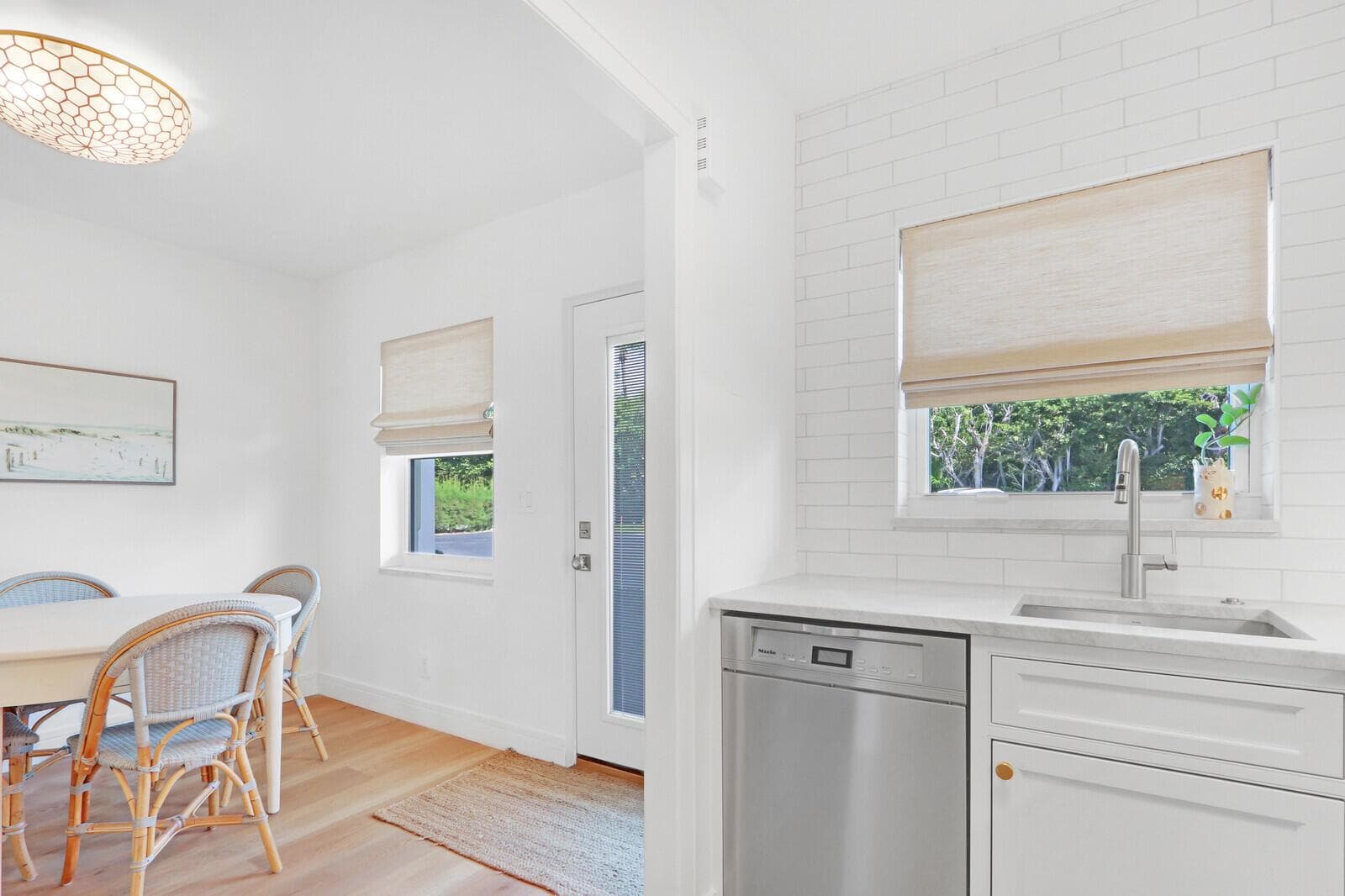 139 Sunrise Avenue 1090 photo 11
