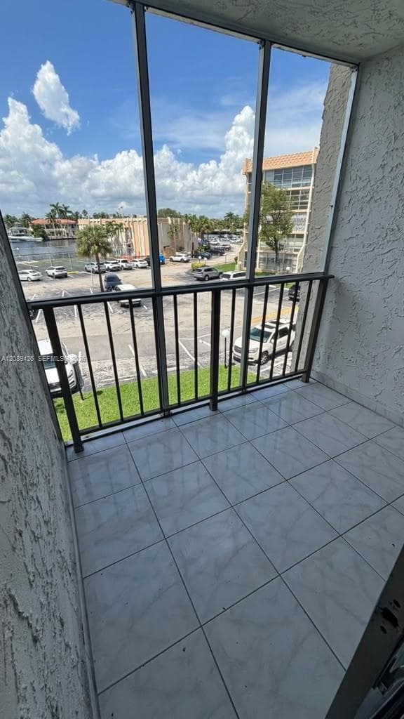701 Three Islands Blvd 320 photo 23