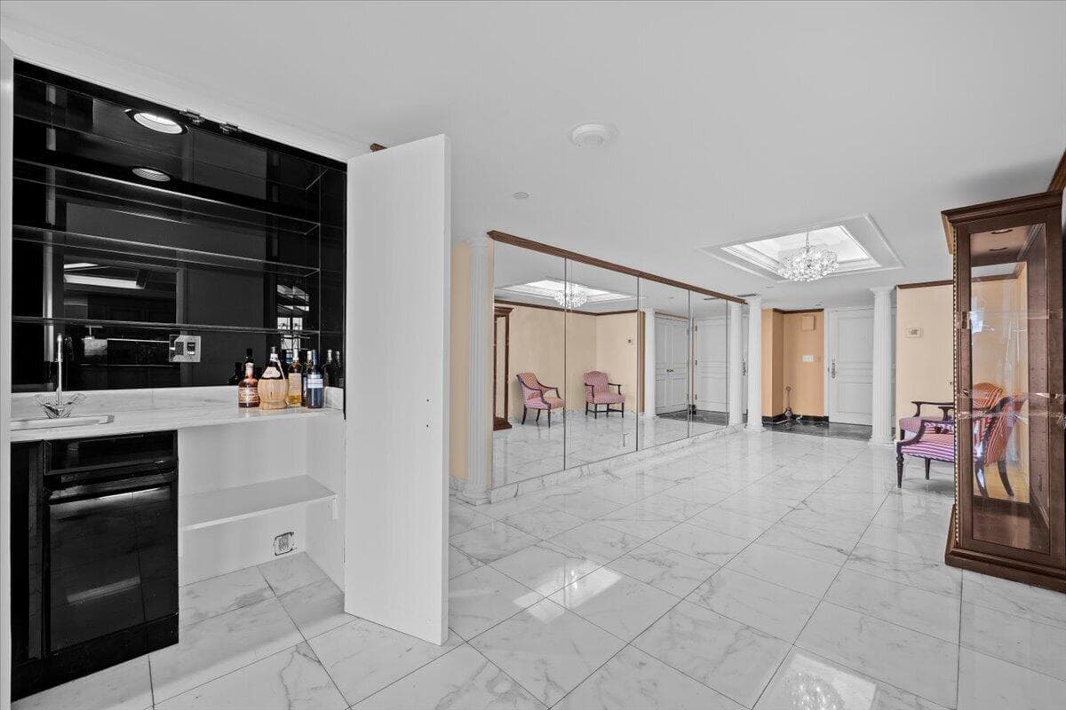100 Lakeshore Drive 558 photo 6