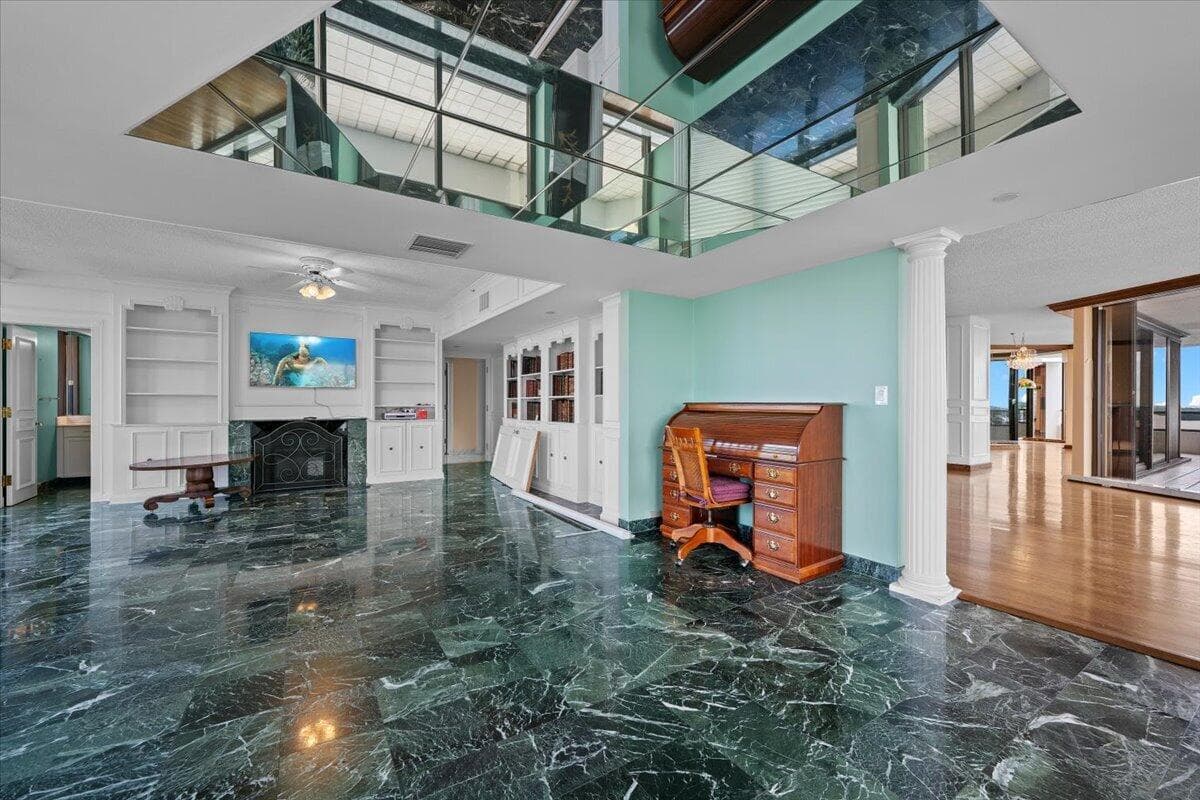 100 Lakeshore Drive 558 photo 16