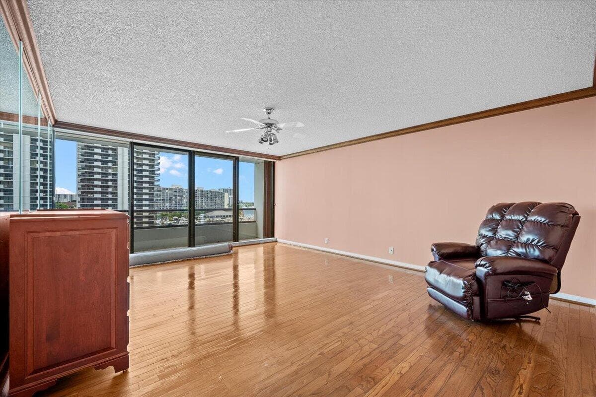 100 Lakeshore Drive 558 photo 22