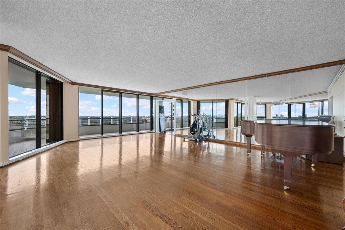 100 Lakeshore Drive 558 photo 1