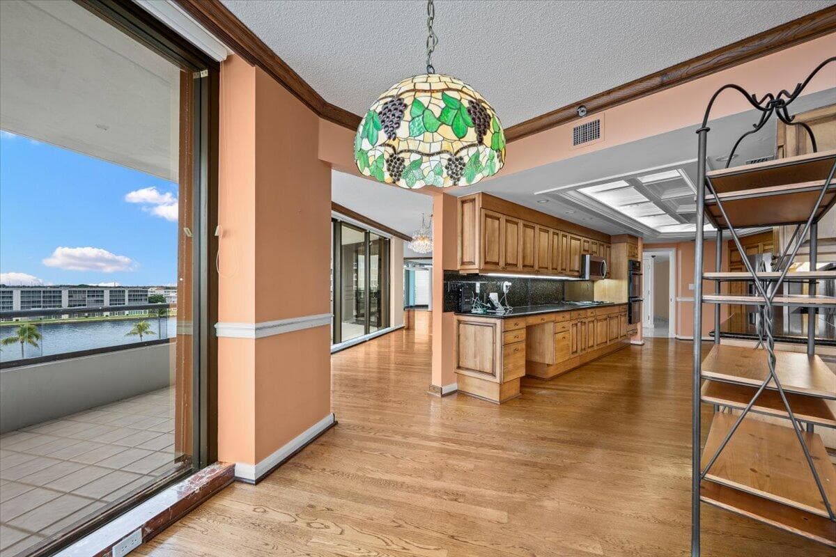 100 Lakeshore Drive 558 photo 9