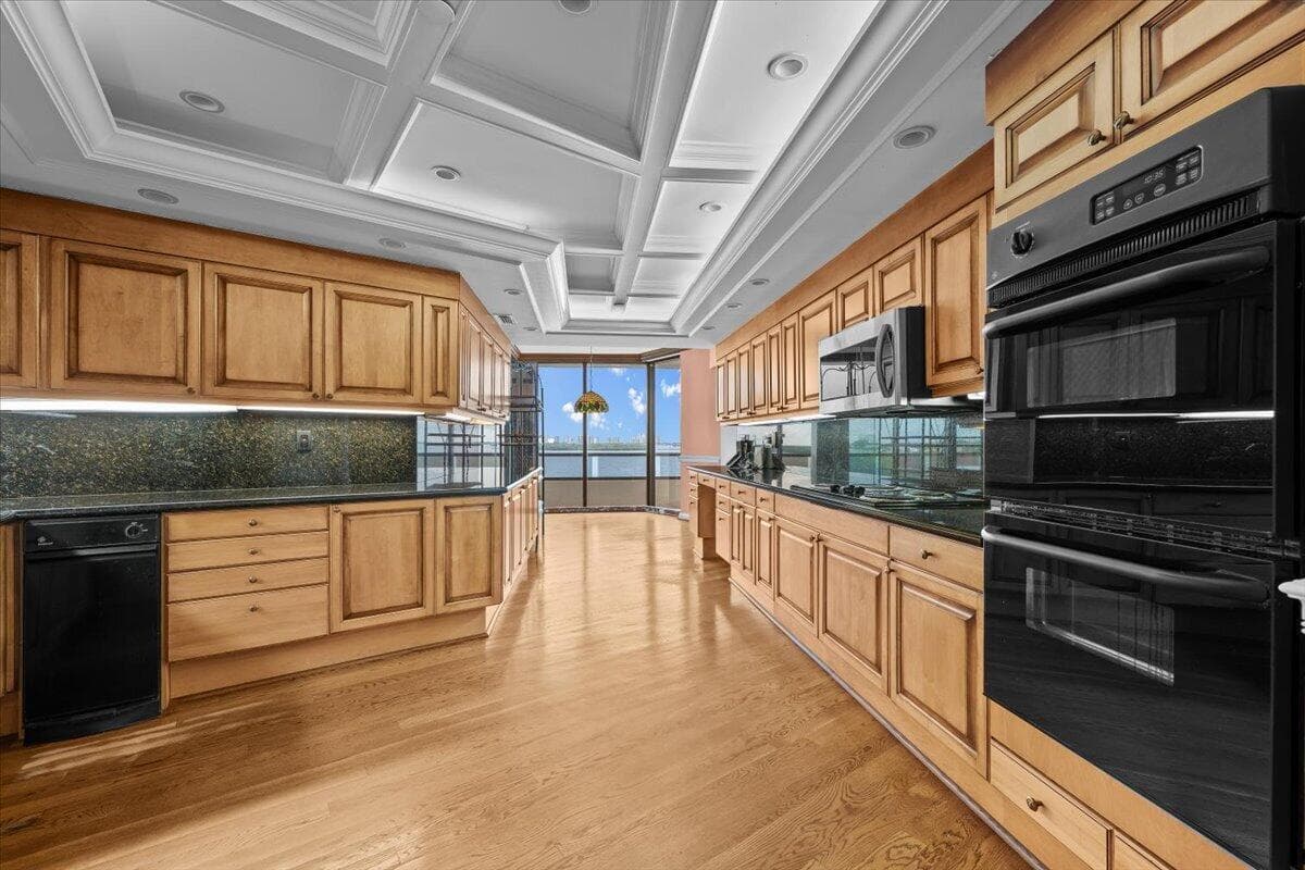 100 Lakeshore Drive 558 photo 19