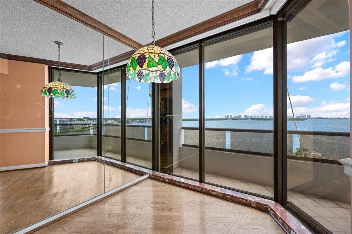 100 Lakeshore Drive 558 photo 4