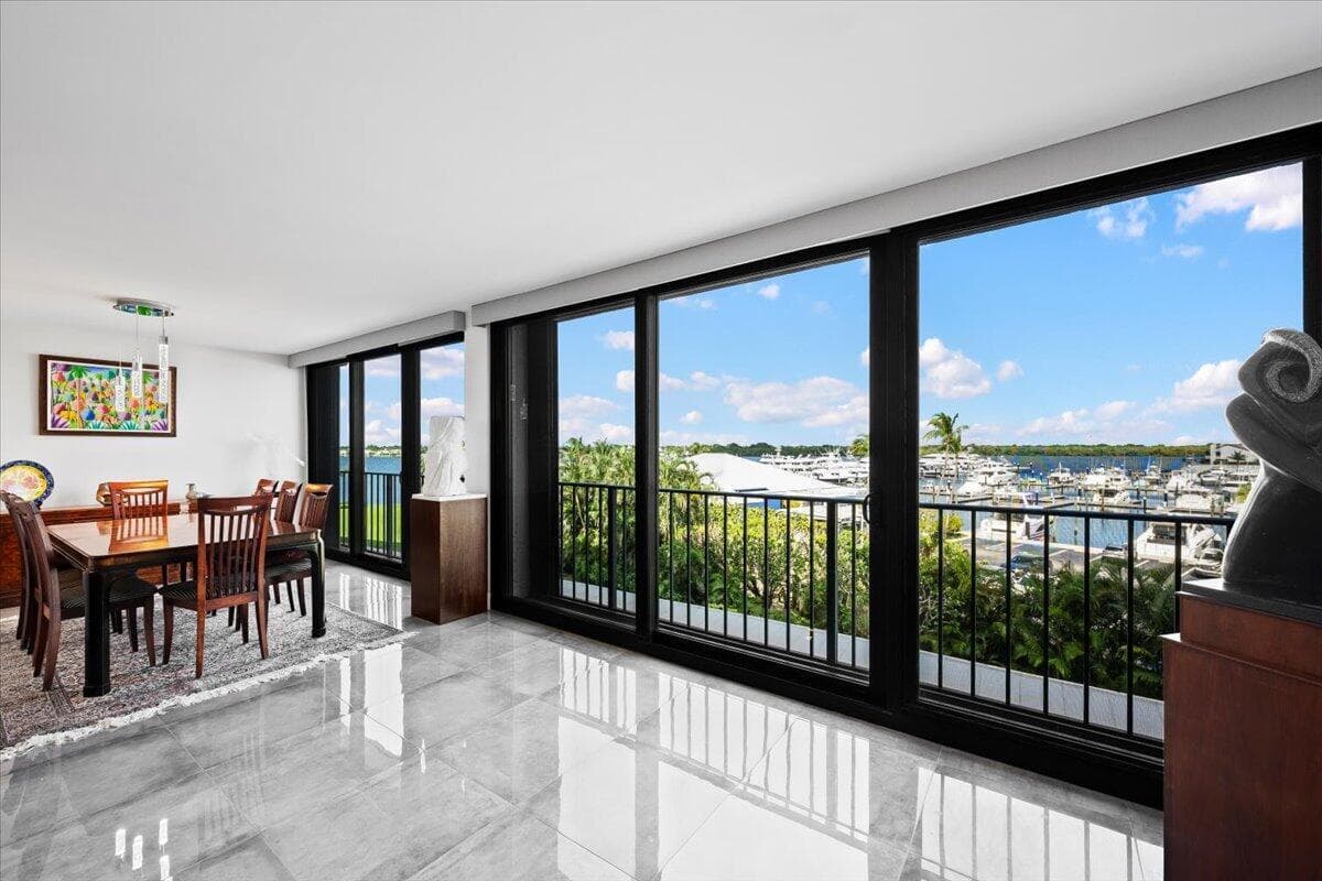 120 Lakeshore Drive 4360 photo 9
