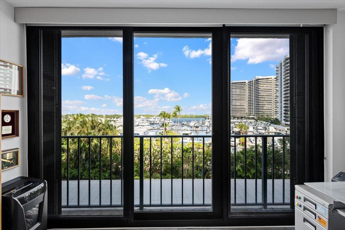 120 Lakeshore Drive 4360 photo 4